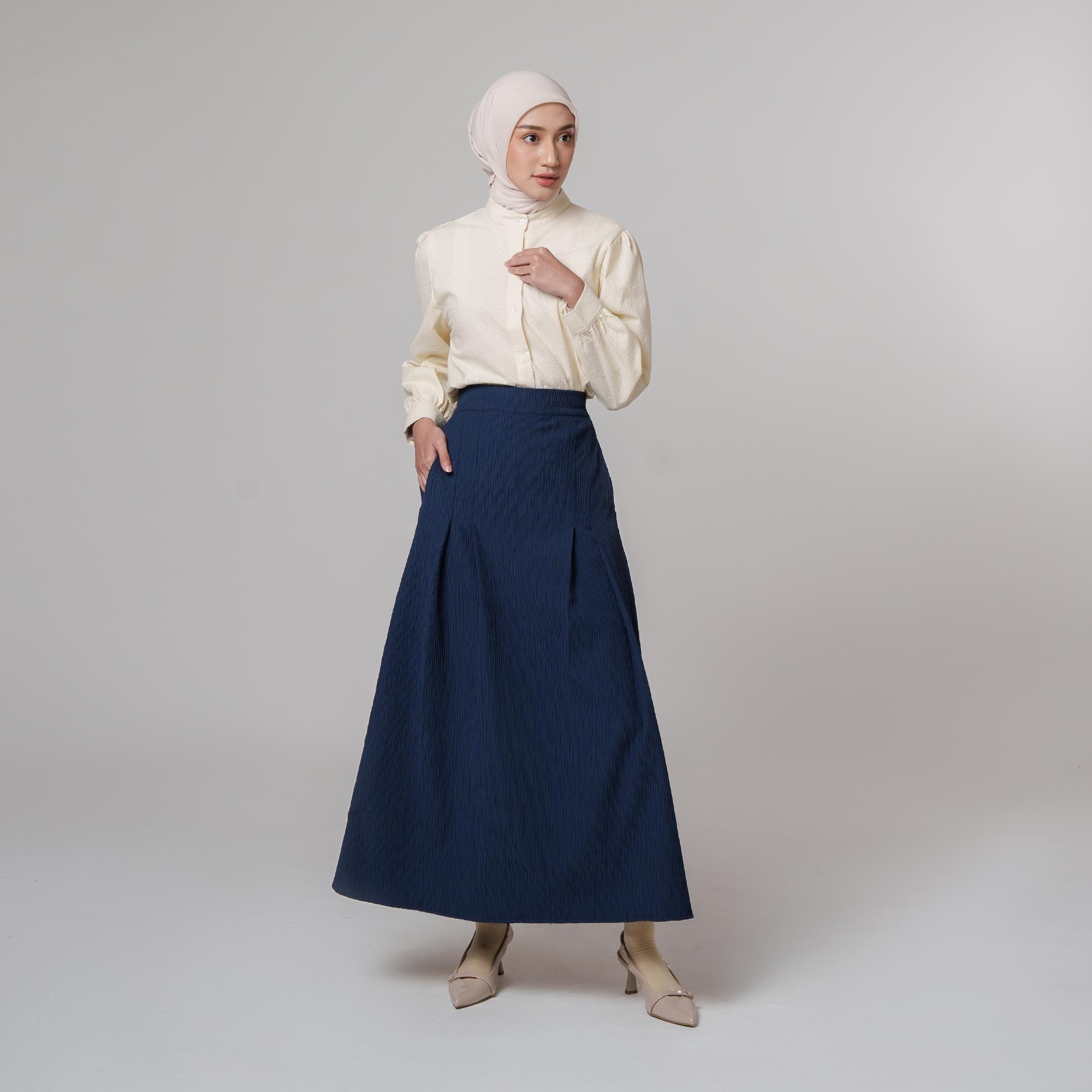 5 Fashion Item yang Wajib Kamu Punya untuk Tampil Elegan Setiap Hari