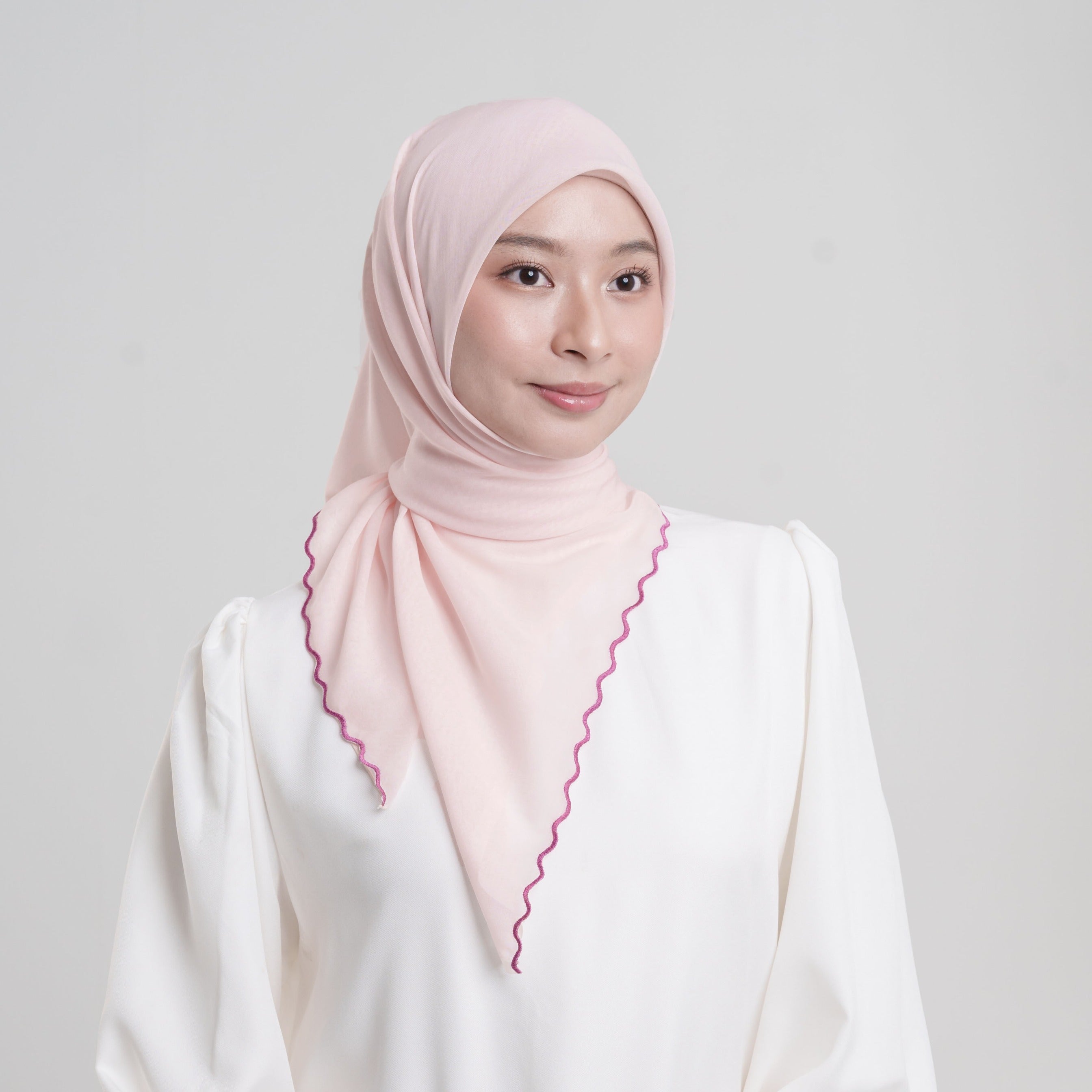Kata Siapa Hijab Bordir Bikin Terlihat Tua? Intip Cara Pilih yang Tepat!