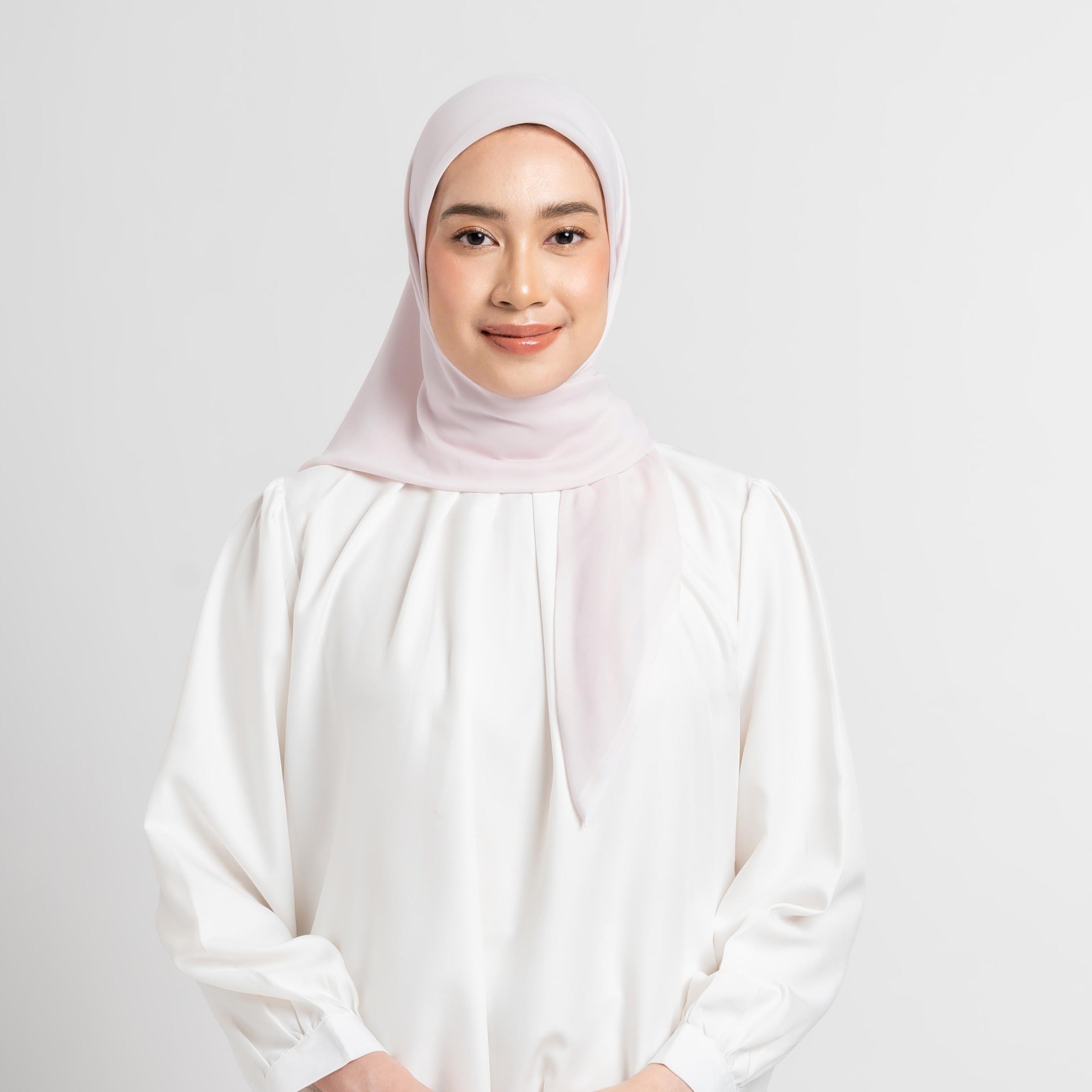 Masih Bingung Pilih Bahan Hijab Segiempat yang Pas? Ini Dia Panduannya!