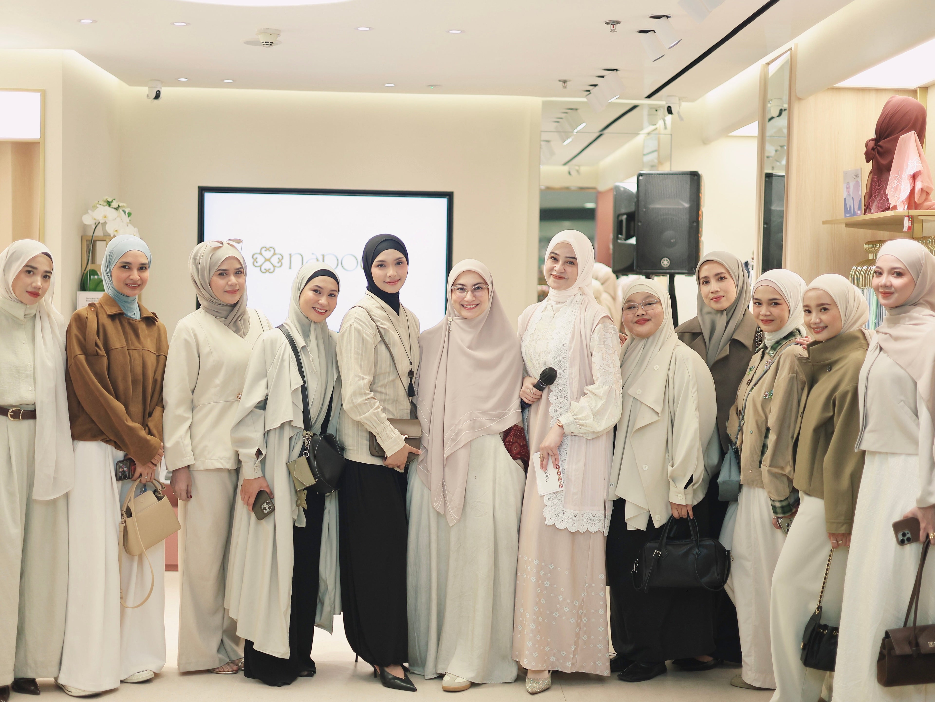 napocut Store Tunjungan Plaza 3, Jawaban untuk Antusiasme nicePeople Surabaya