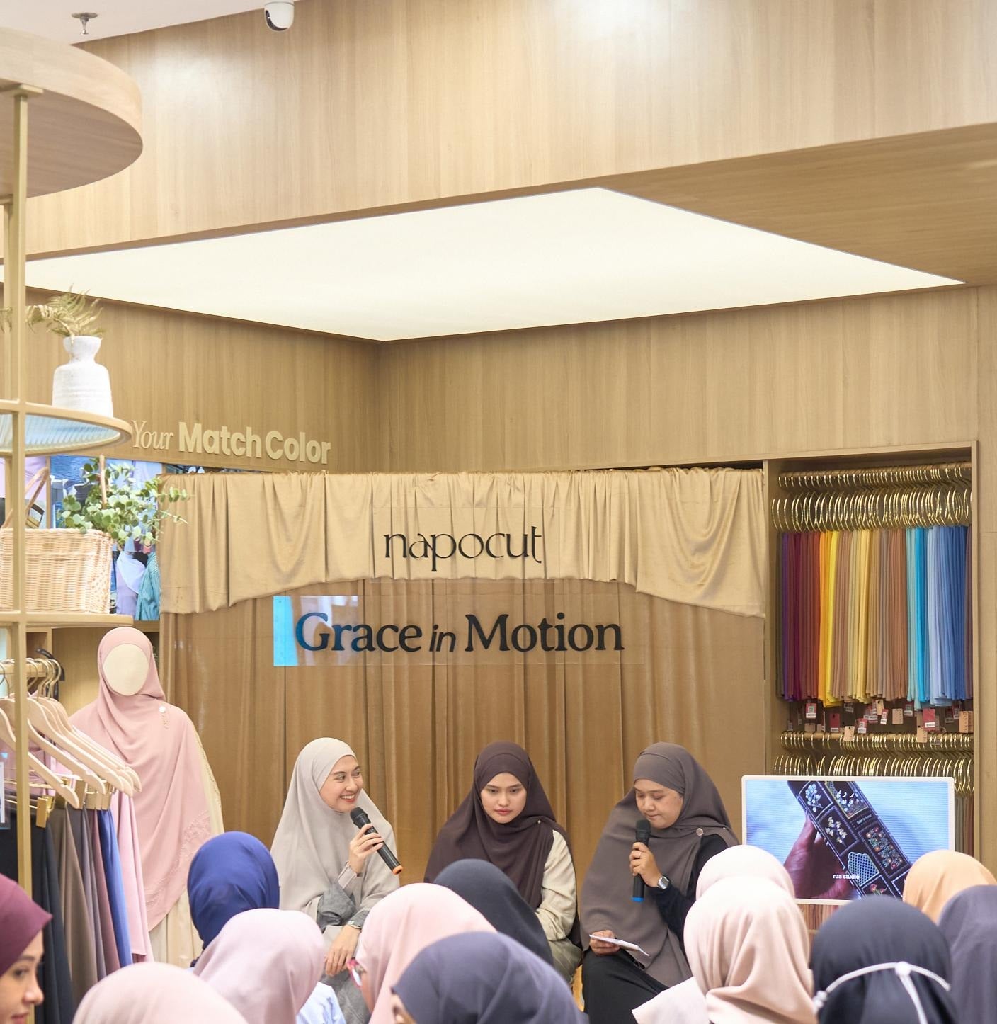 napocut Resmi Kenalkan Koleksi Traveling hingga Haji dan Umroh di Store BXC Mall