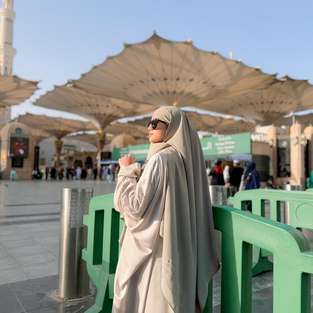 Apa Perlengkapan Umroh/Haji Wanita yang Wajib Dibawa? Ini Checklist Lengkapnya!