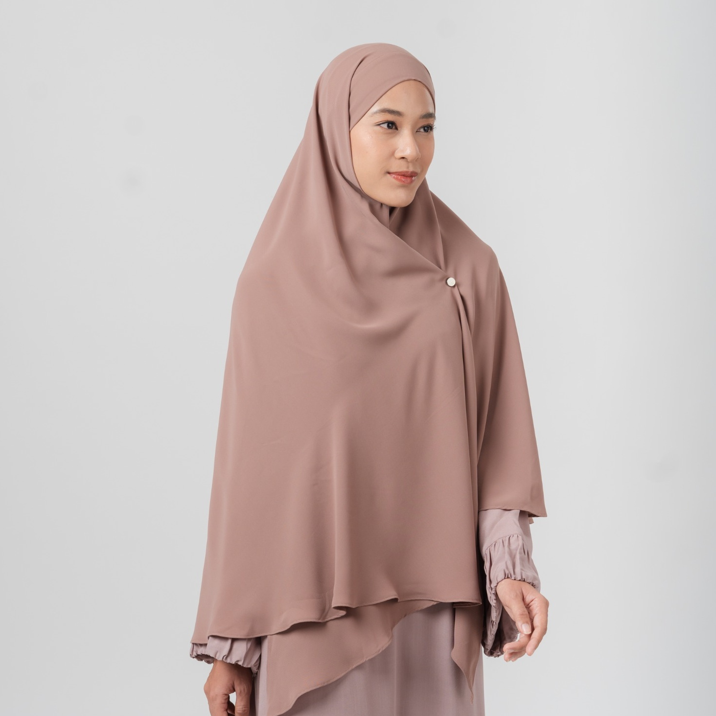 Apa Ini Saatnya Kamu Mulai Pede Pakai Khimar? Intip di Sini Biar Makin Yakin!