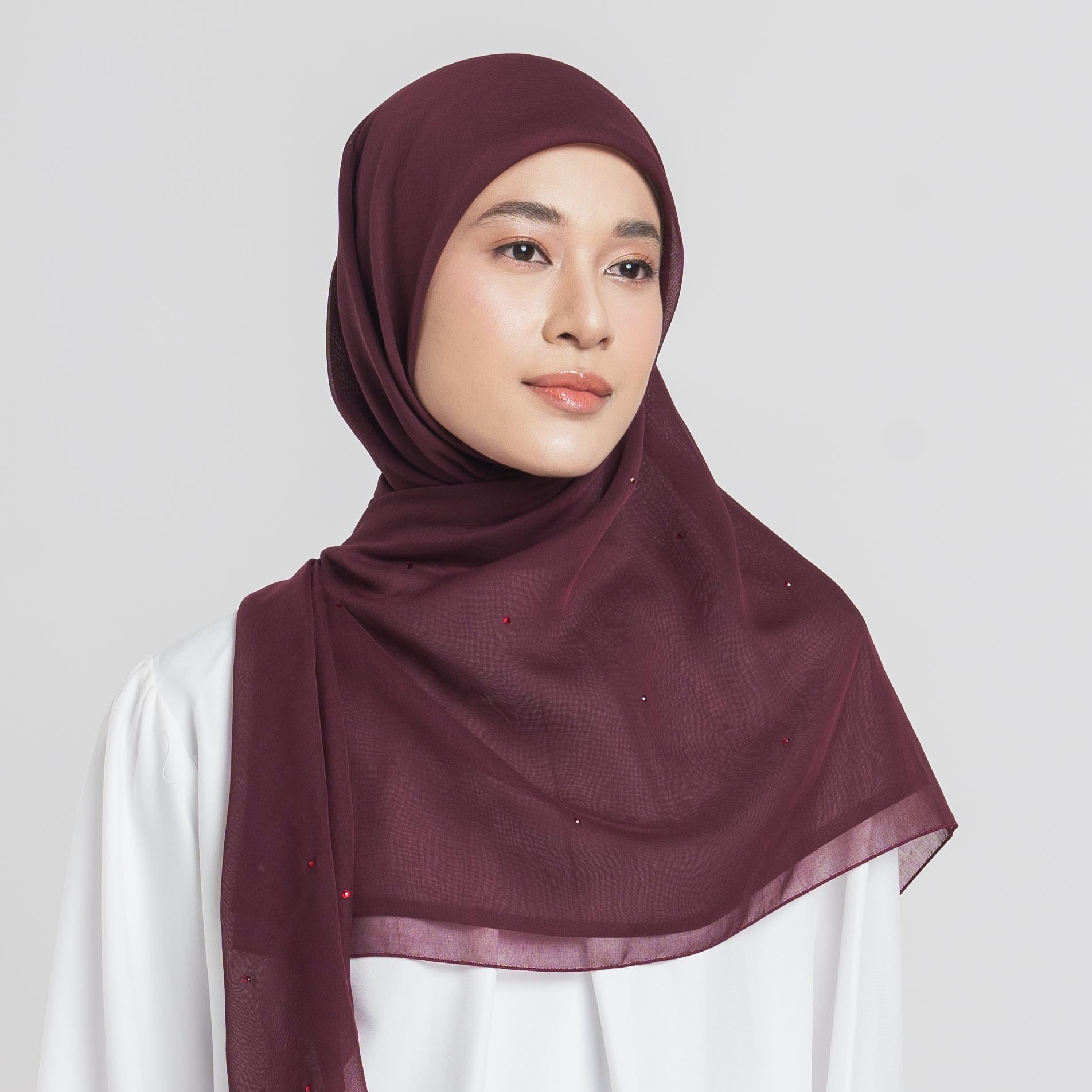 Pasti Tegak Paripurna! Rekomendasi Hijab Paris Segiempat Kekinian untuk Lebaran