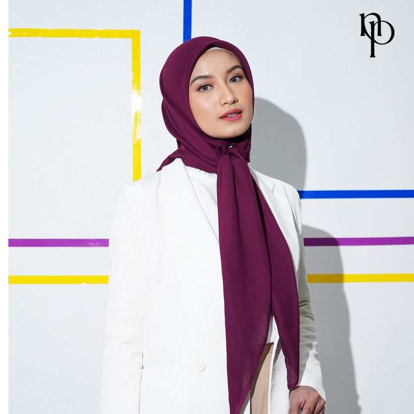 Kamu Termasuk Winter Color? Temukan Warna Hijab napocut yang Paling Cocok!