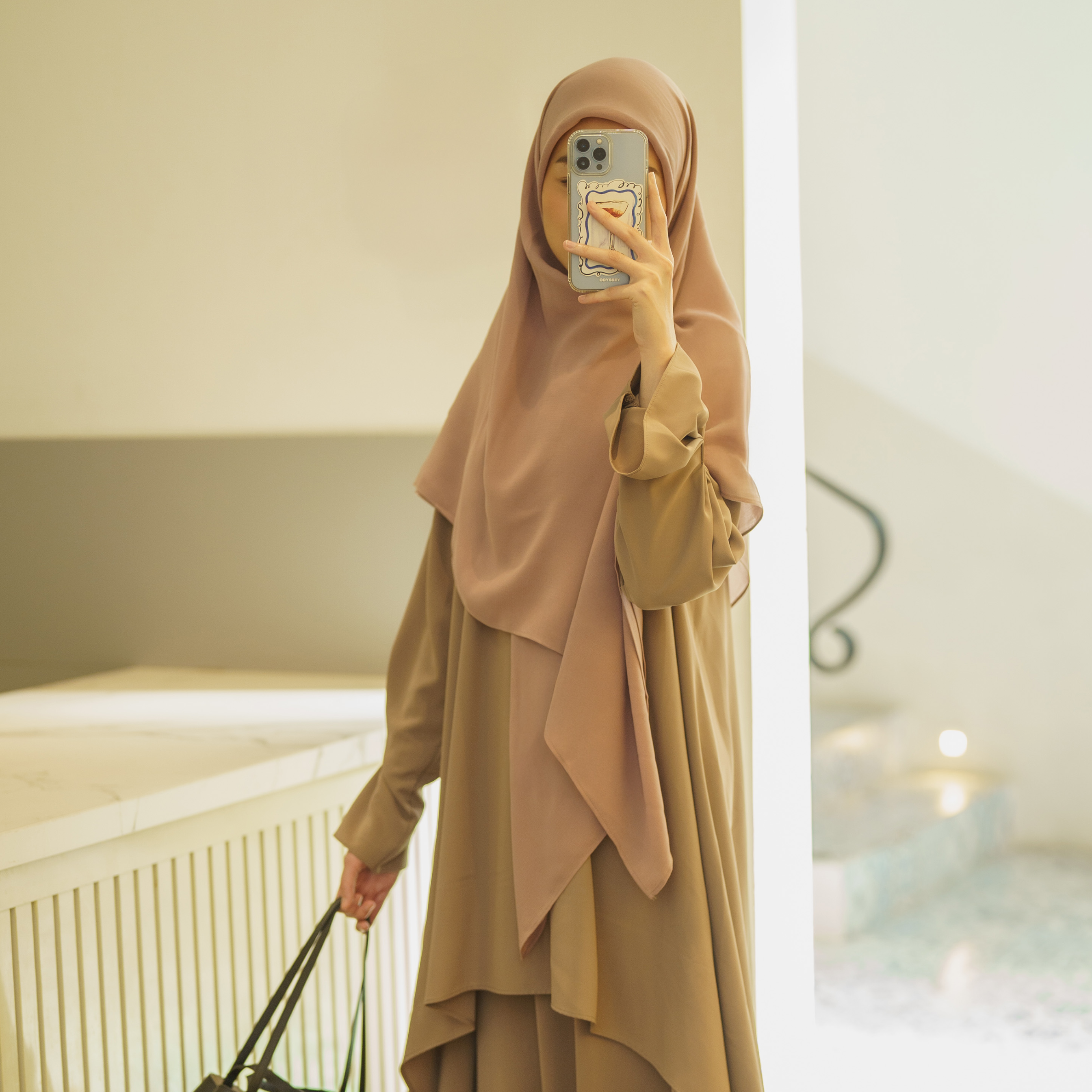 Cari Inspirasi OOTD Saat Memakai Khimar? Yuk Cek di Sini!