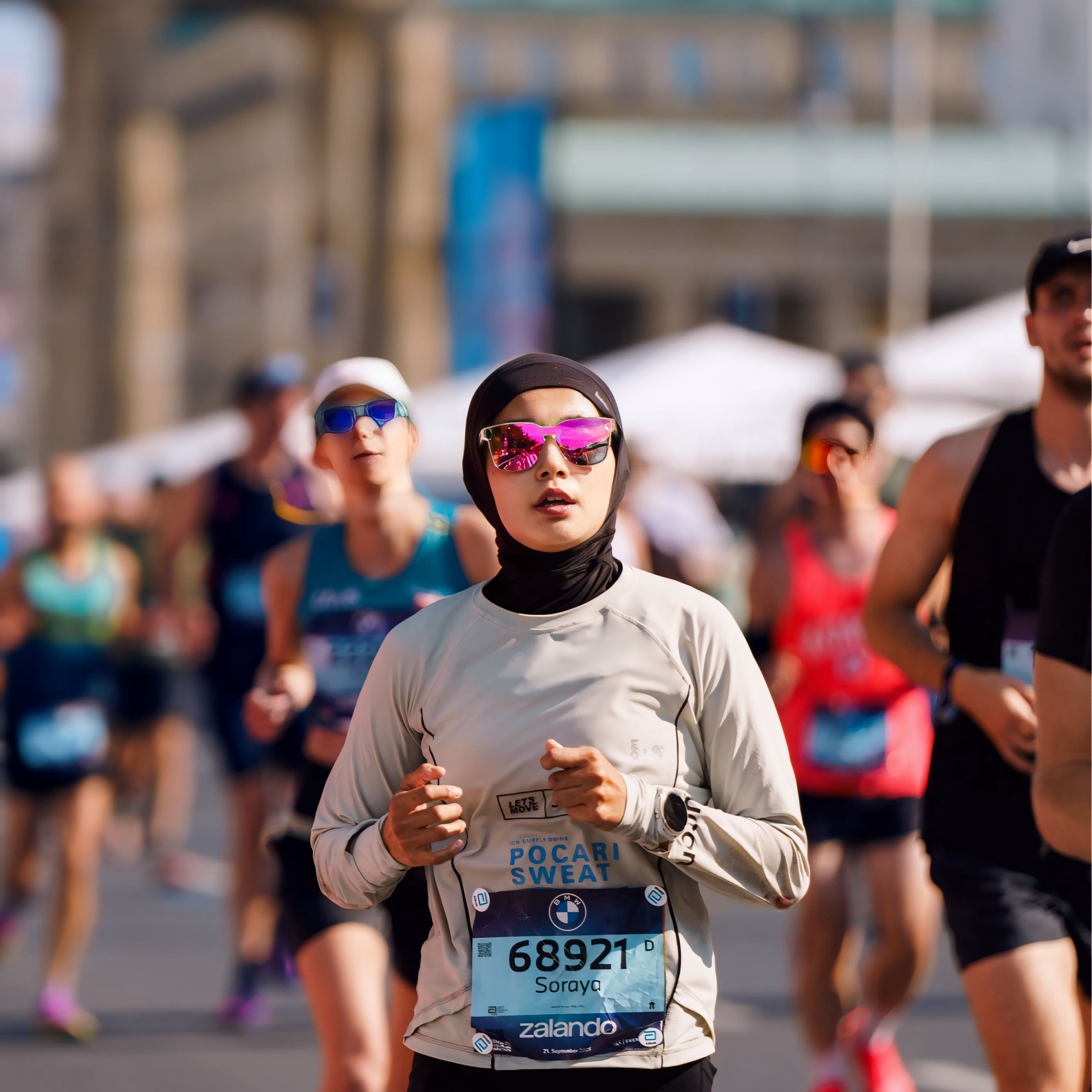 Kisah Soraya Larasati Taklukkan Berlin Marathon Bersama Activewear EasyOn