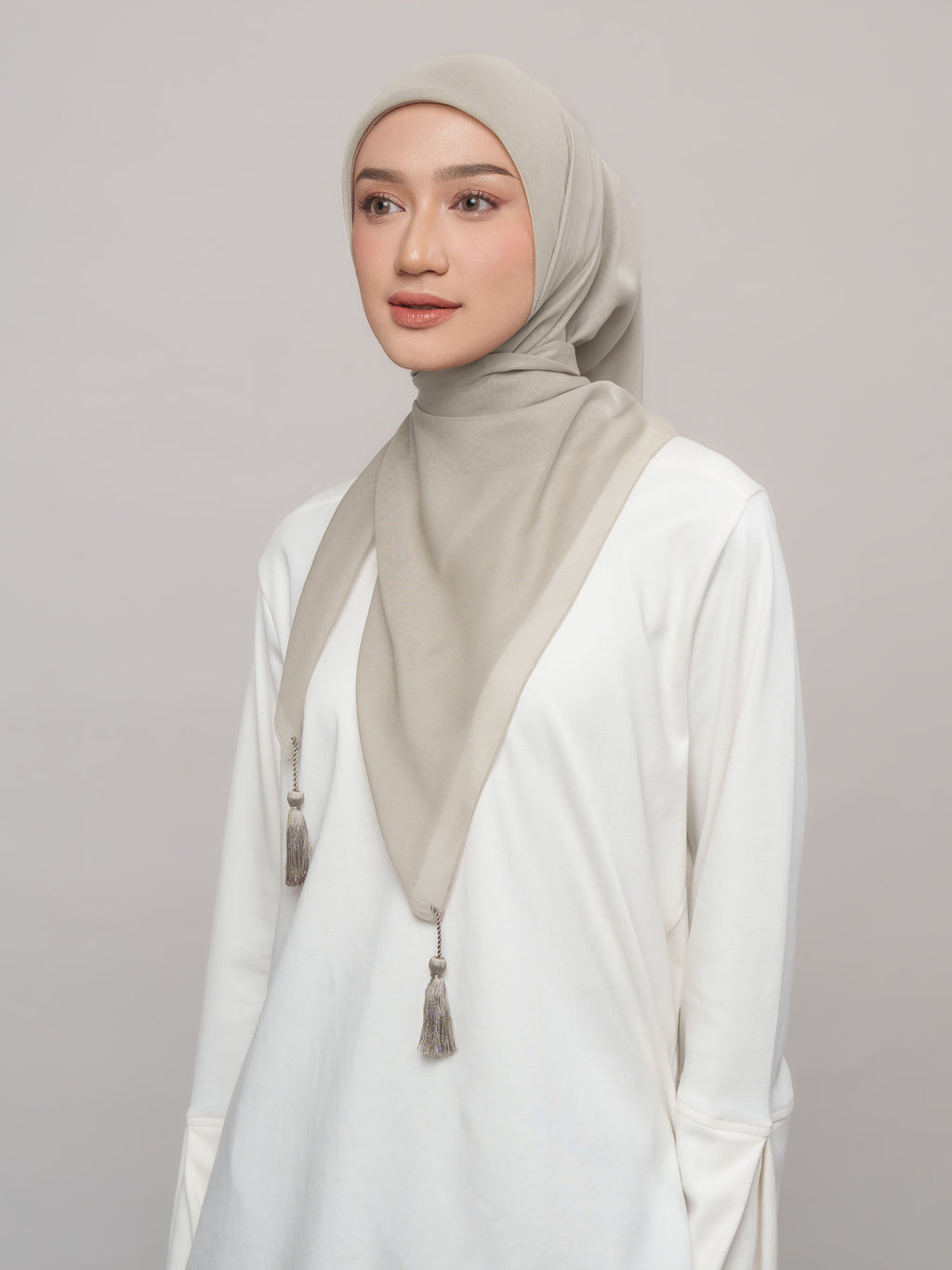 Plain Tassel Blue & Green Series - Hijab Ronce Segiempat Paris Jepang Premium