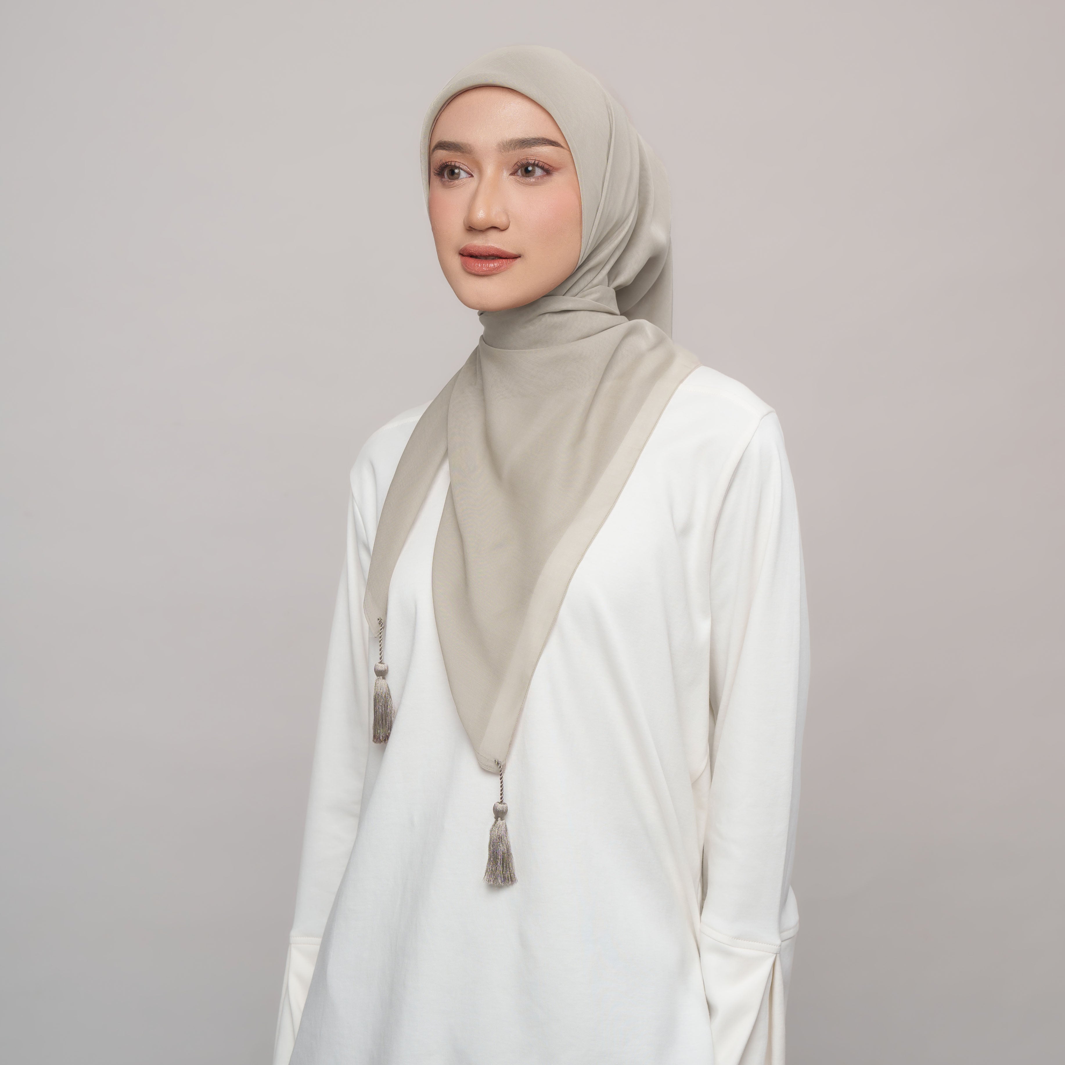 Plain Tassel - Hijab Segiempat Paris Jepang Premium Ronce 115 x 115 cm