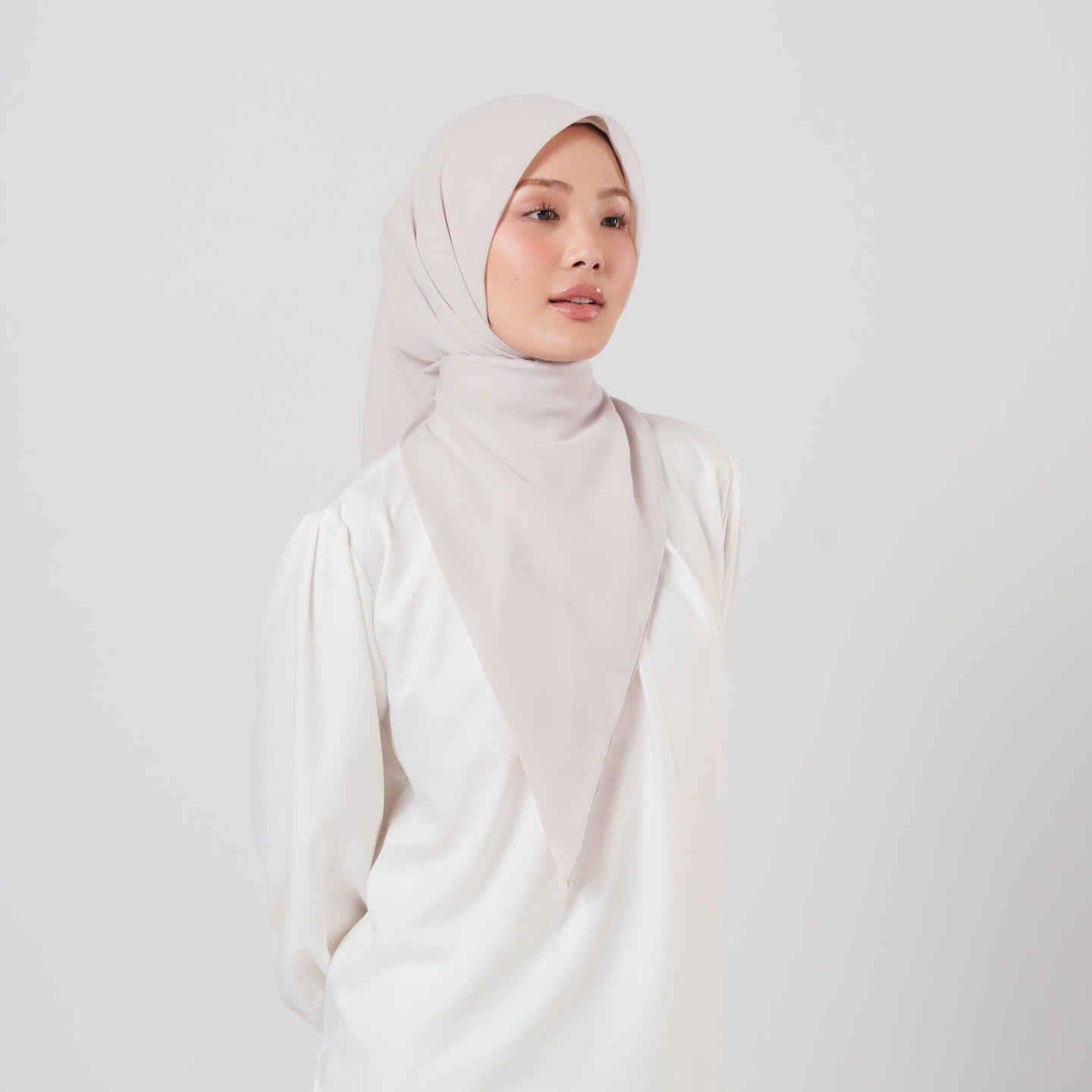 Plain Ultrasoft -  Hijab Segiempat Polos Premium