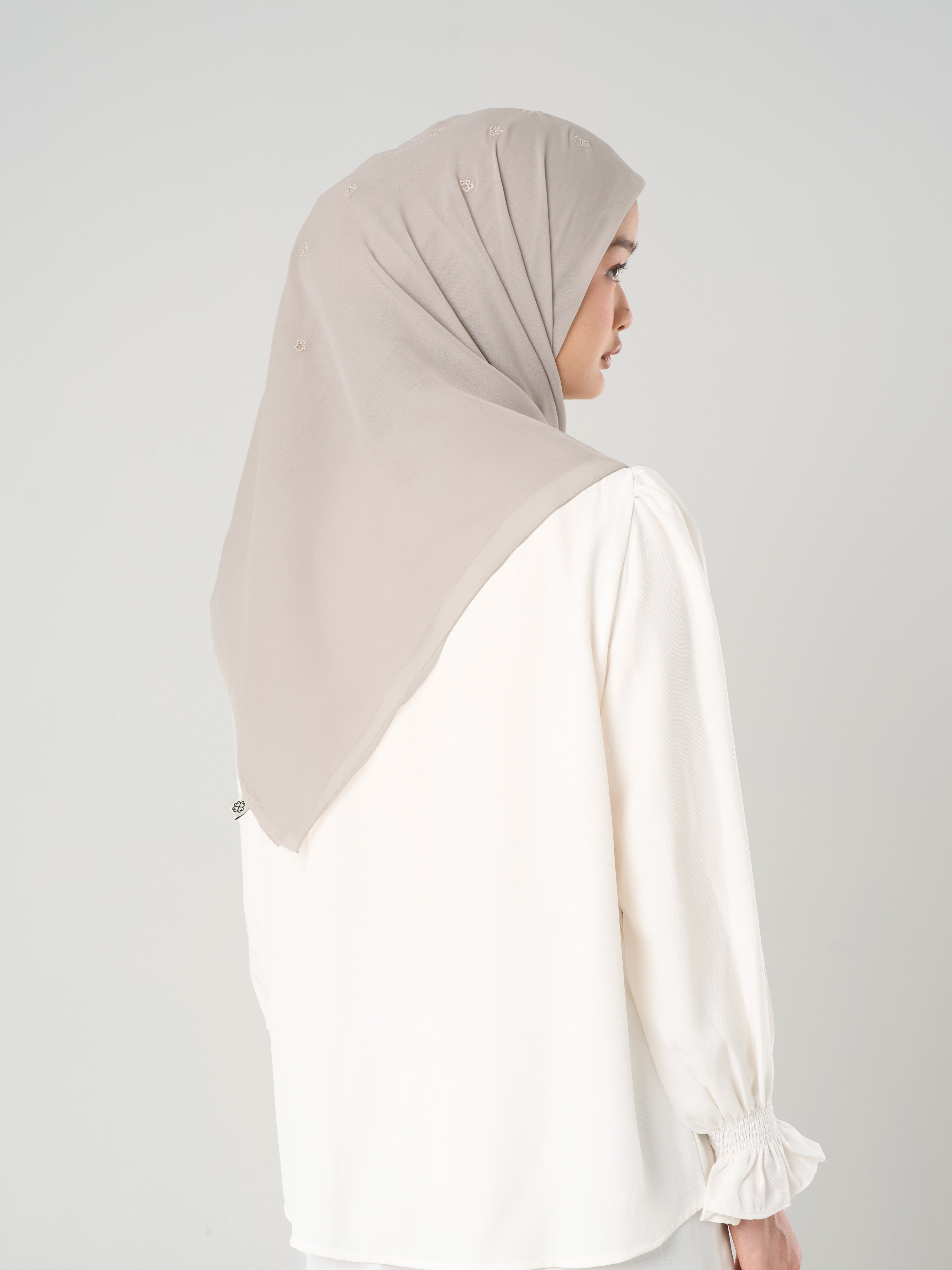 Melati Embroidery - Hijab Segiempat Bordir Bunga Swarovski
