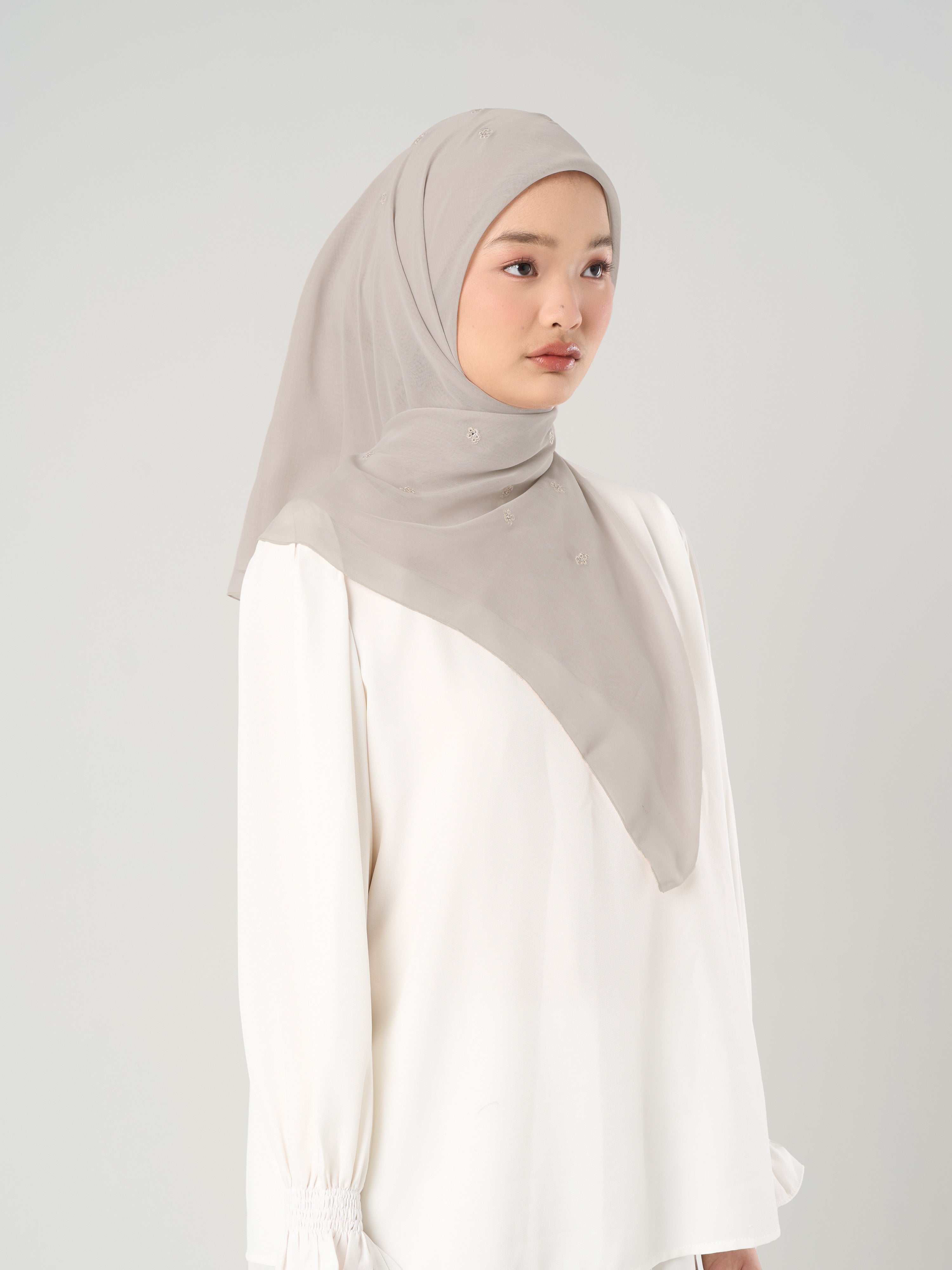 Melati Embroidery - Hijab Segiempat Bordir Bunga Swarovski