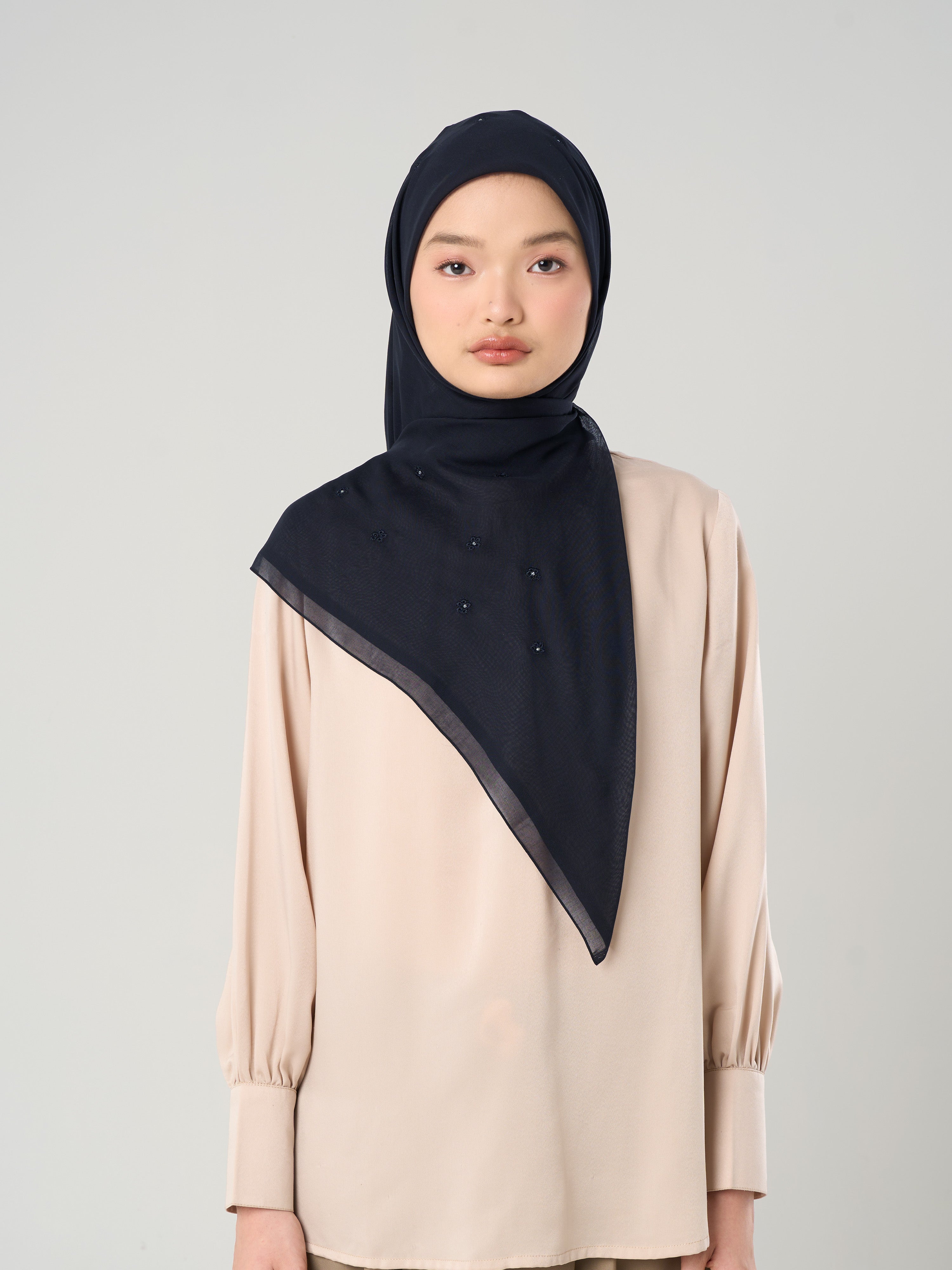 Melati Embroidery - Hijab Segiempat Bordir Bunga Swarovski