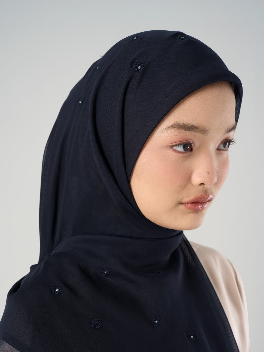 Melati Embroidery - Hijab Segiempat Bordir Bunga Swarovski