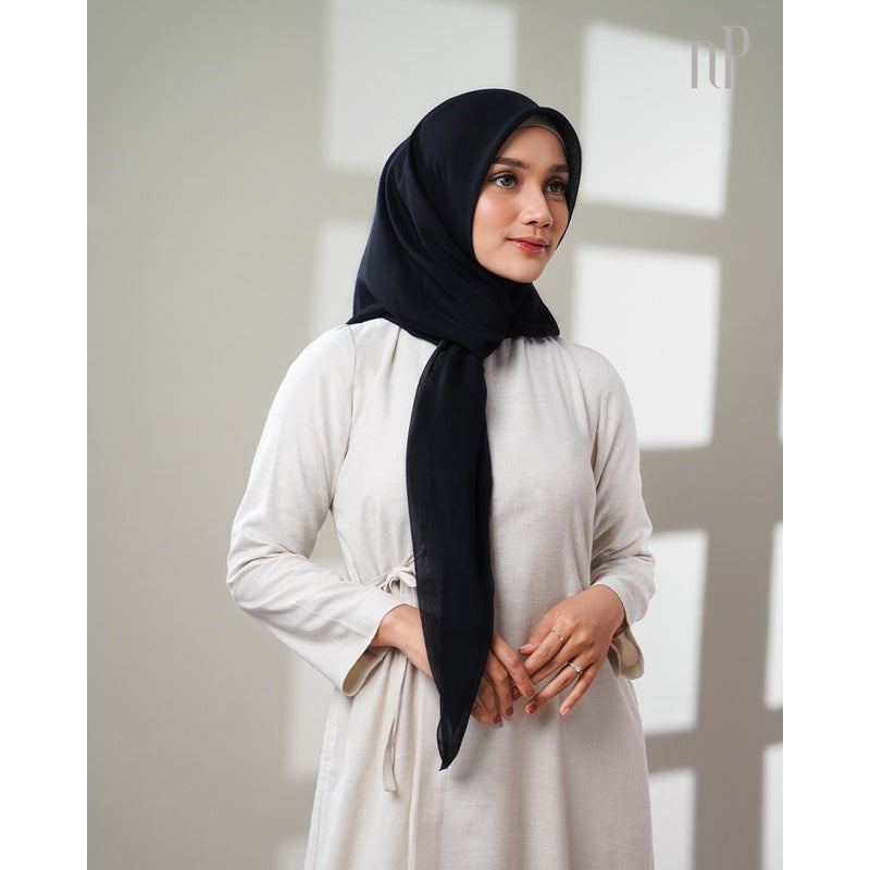 Plain Paris - Hijab Segiempat Paris Jepang Premium Seri Hitam dan Putih