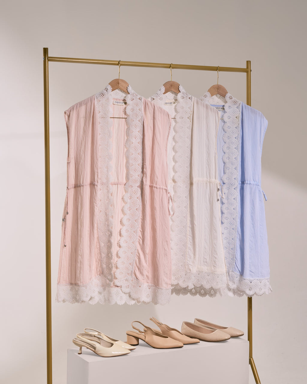 Zayra Vest - Lace Outer Premium