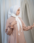 Plain Tassel Black & White - Hijab Ronce Segiempat Paris Jepang Premium