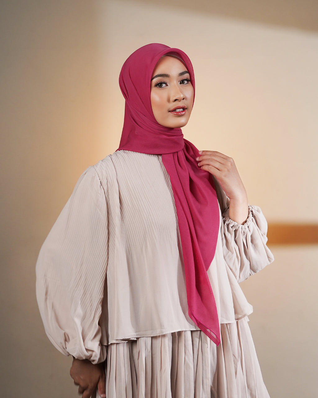 Paris Polos - Hijab Segiempat Paris Jepang Premium Seri Merah, Merah Muda & Peach