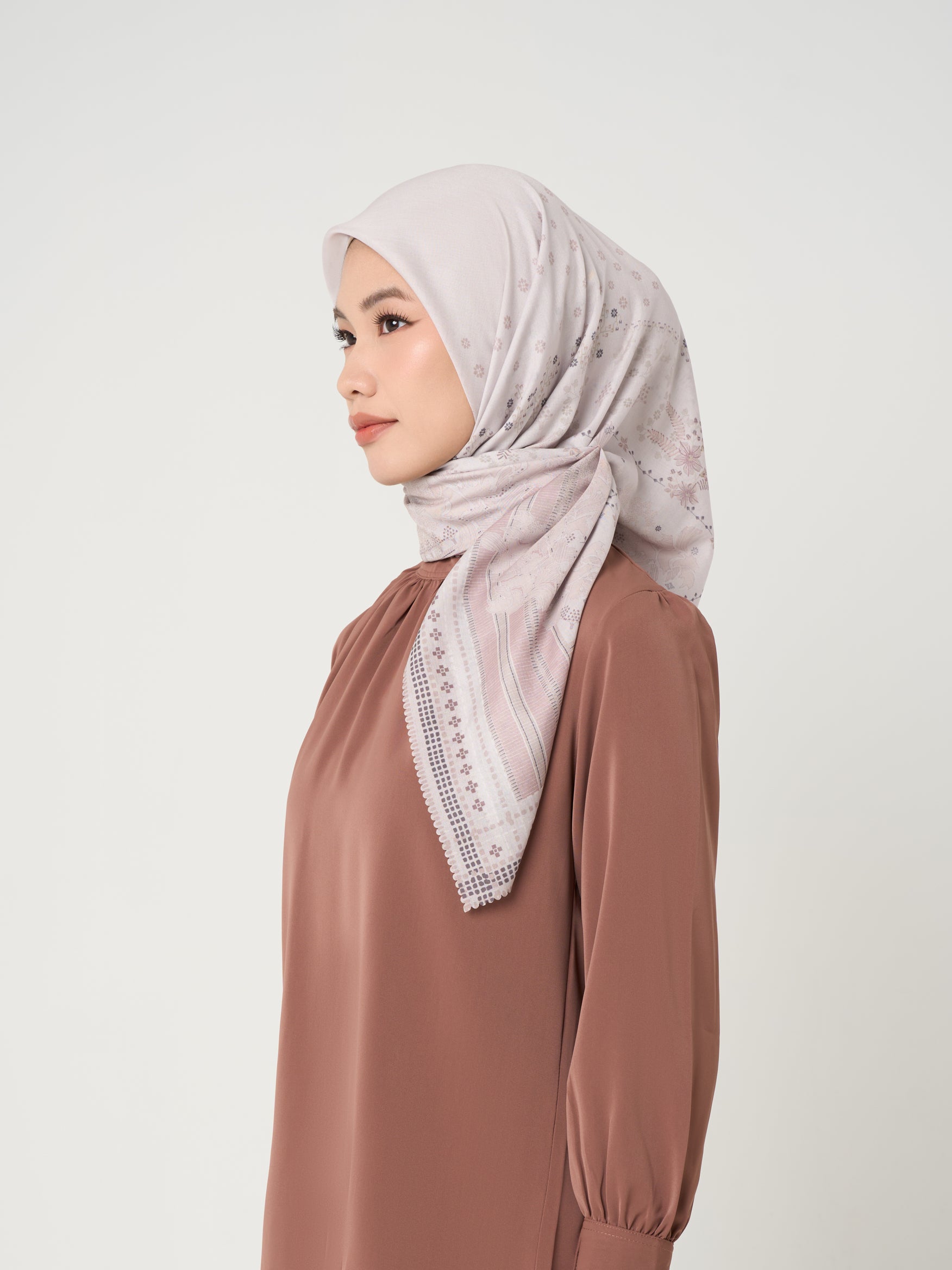 Arumasa Scarf