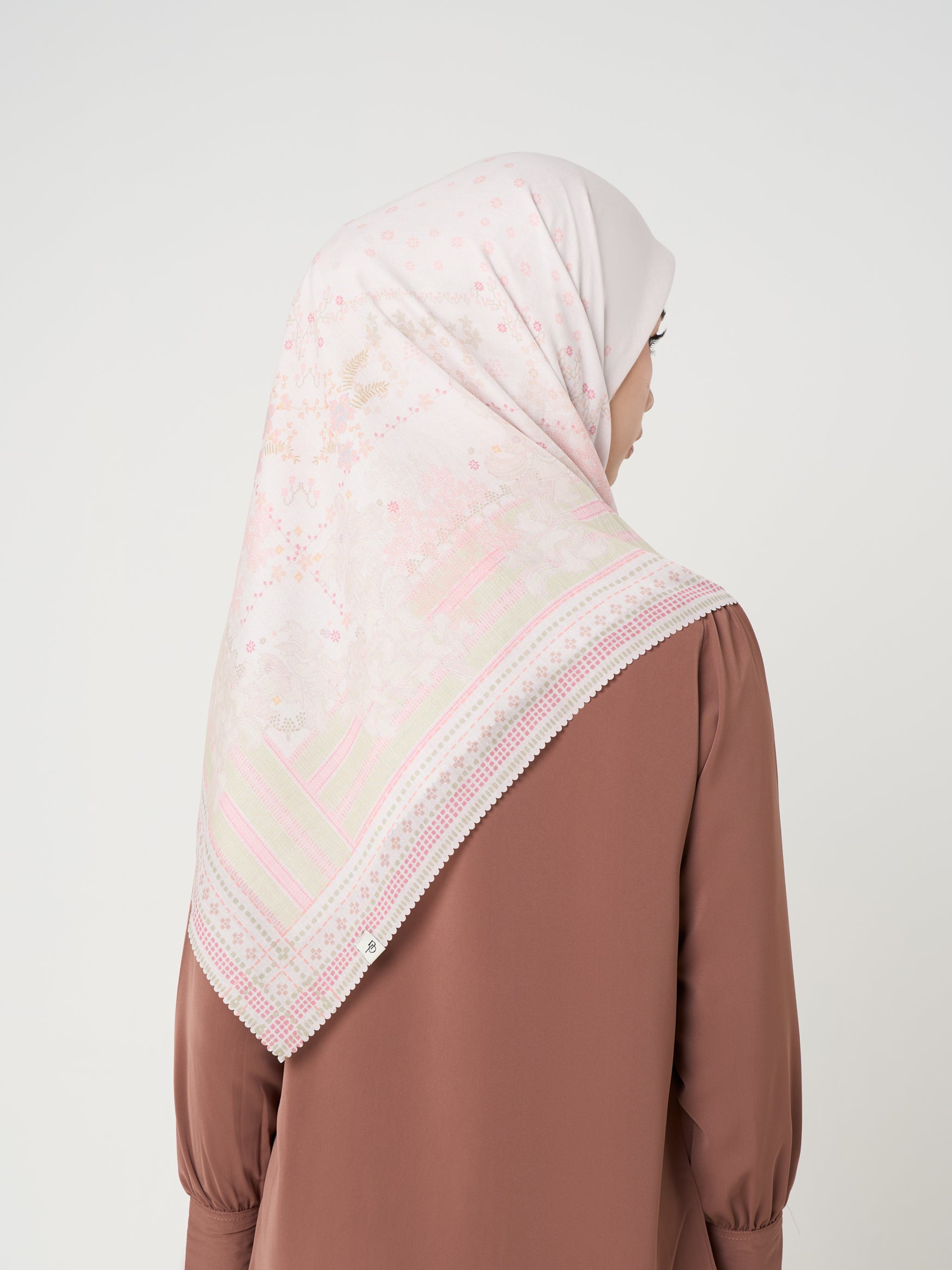 Arumasa Scarf