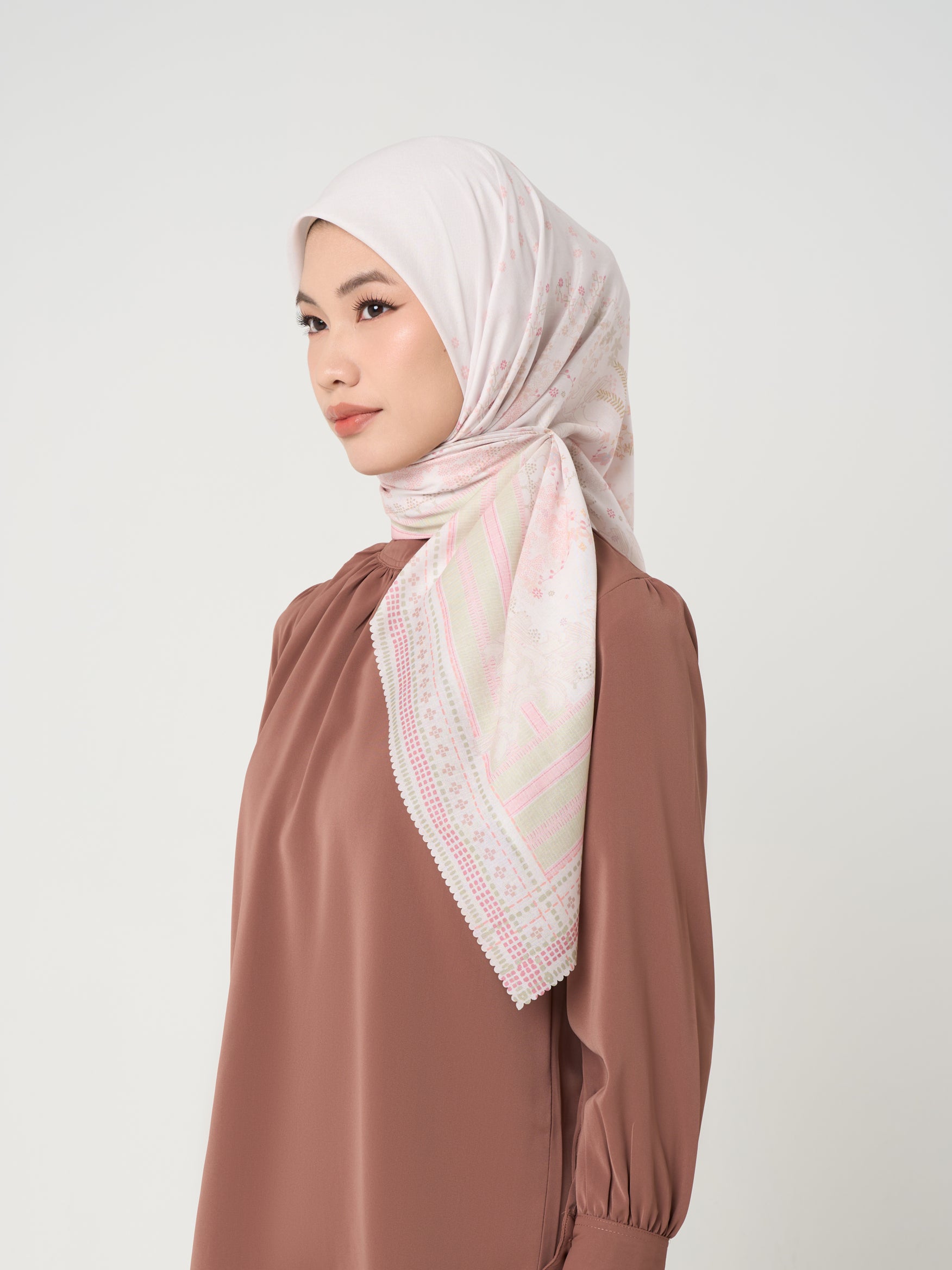 Arumasa Scarf