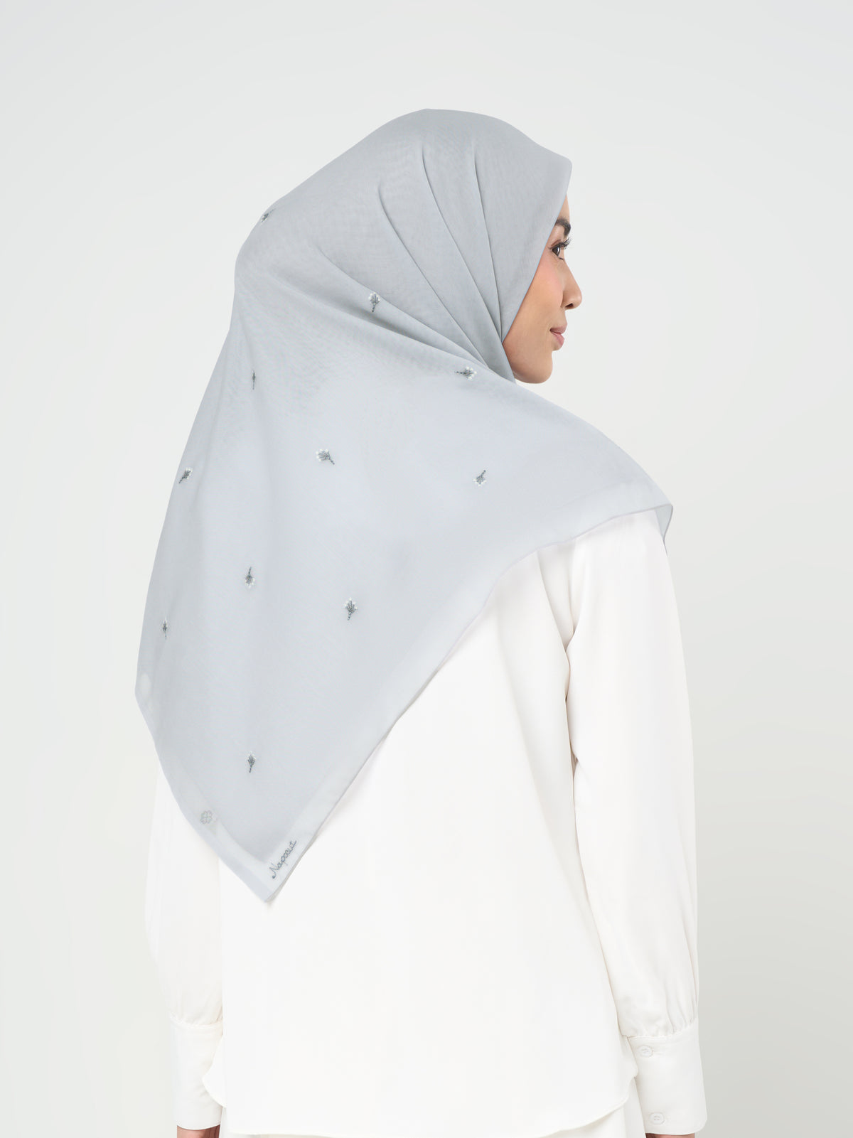 Auri Embroidery