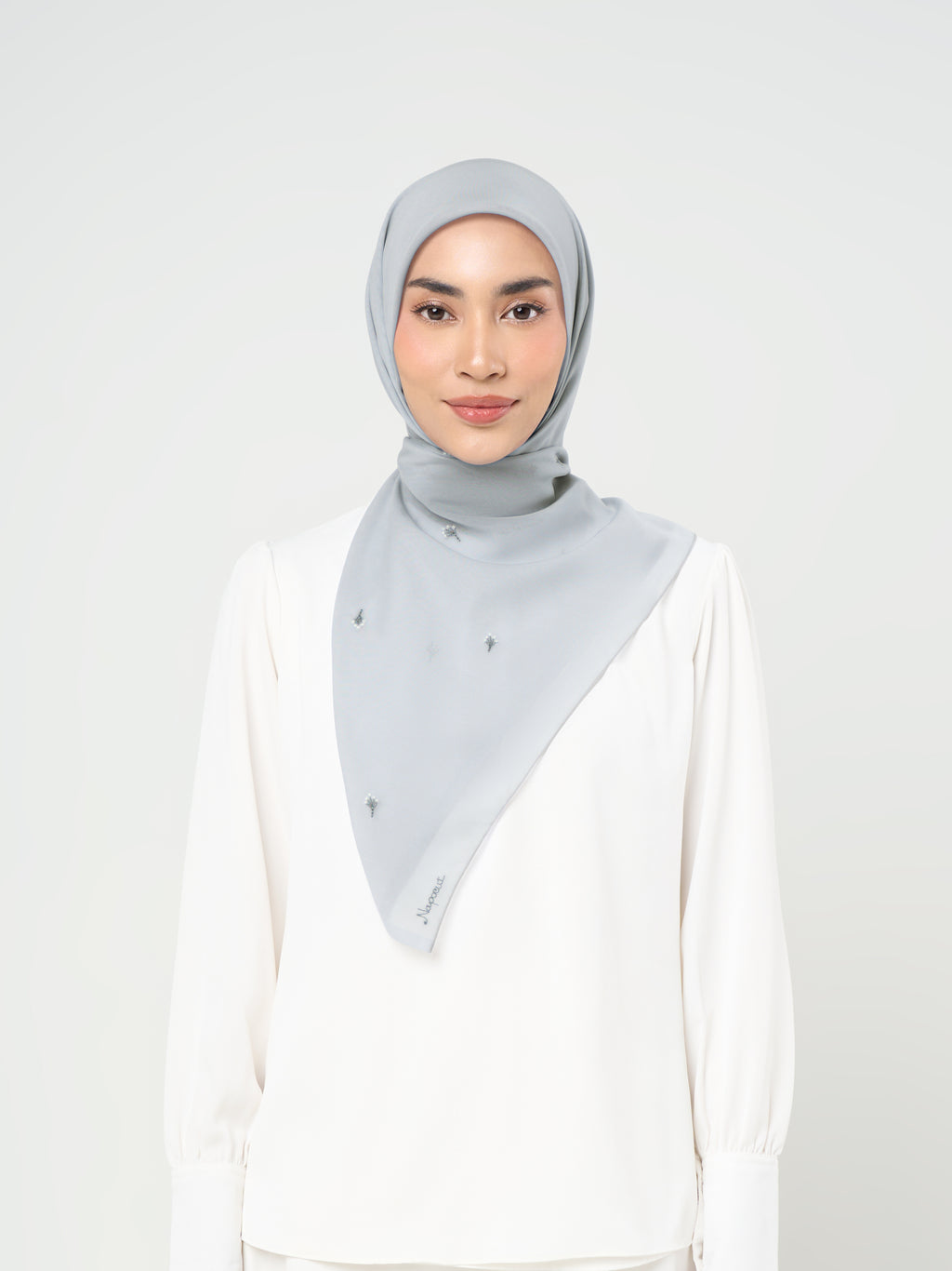 Auri Embroidery