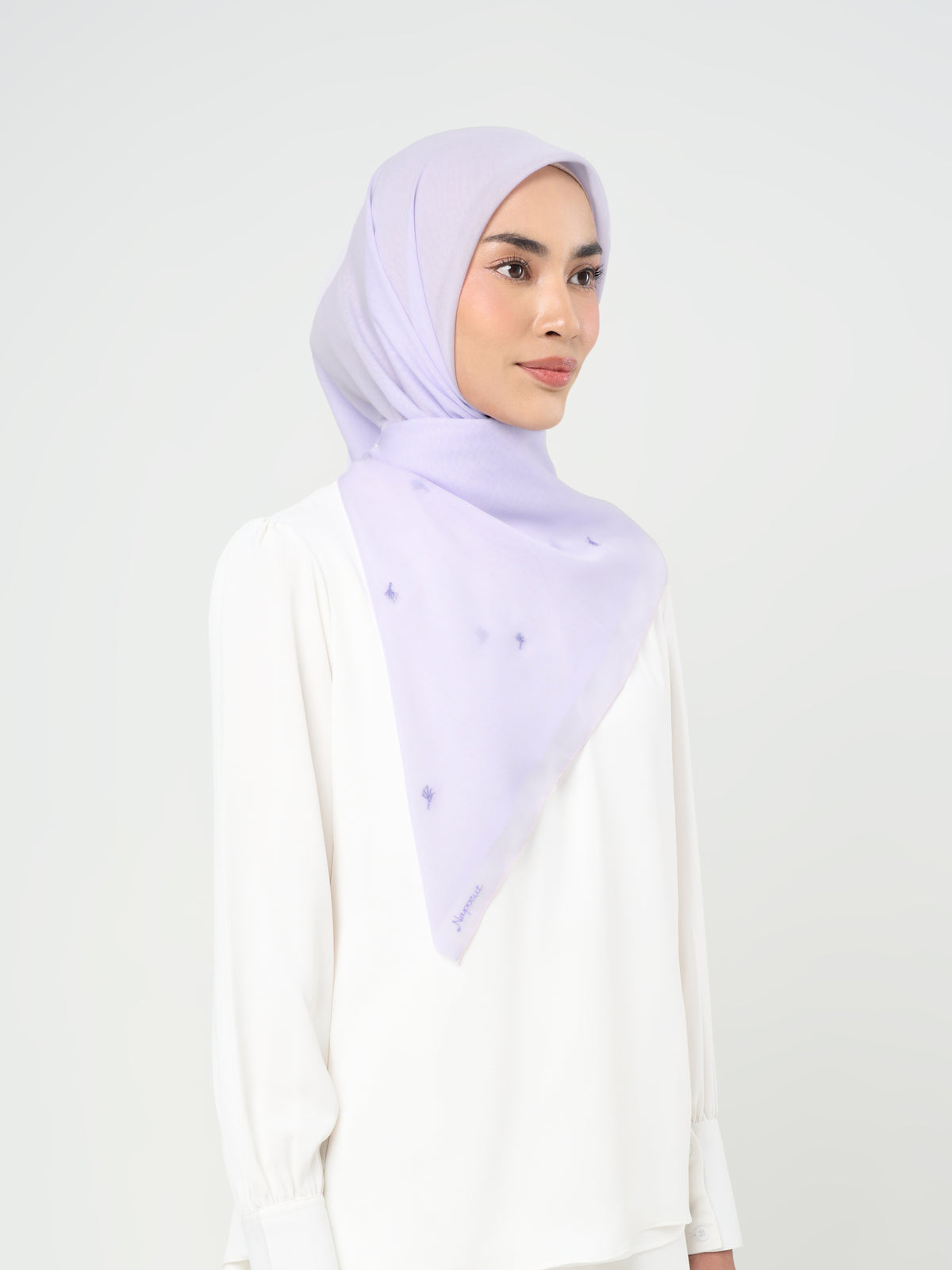 Auri Embroidery