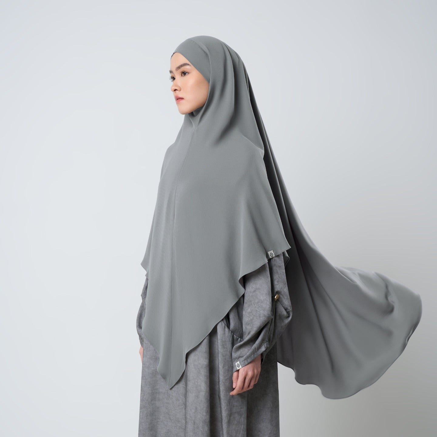 ULTIMATE GRAY