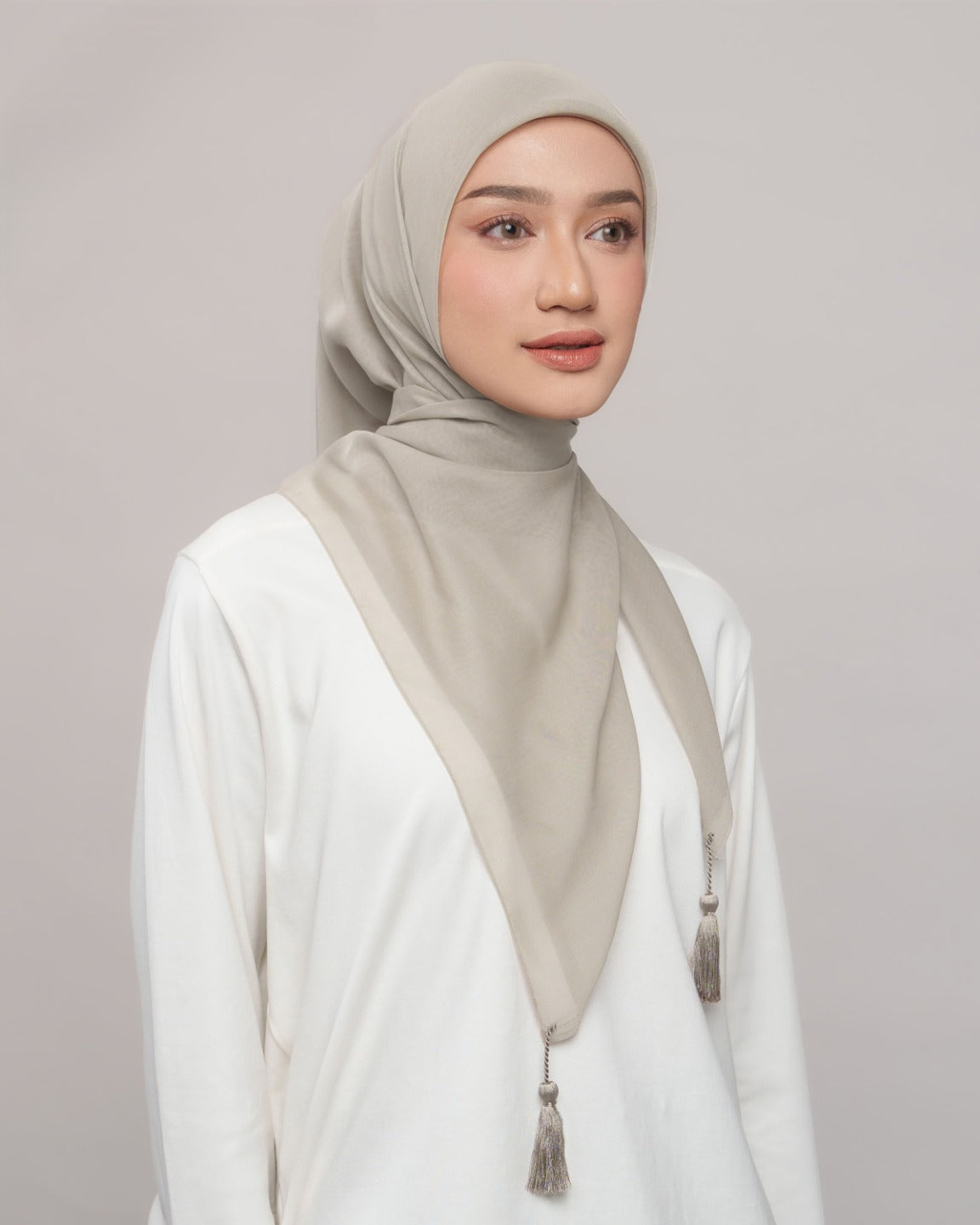 Plain Tassel - Hijab Segiempat Paris Jepang Premium Ronce 115 x 115 cm