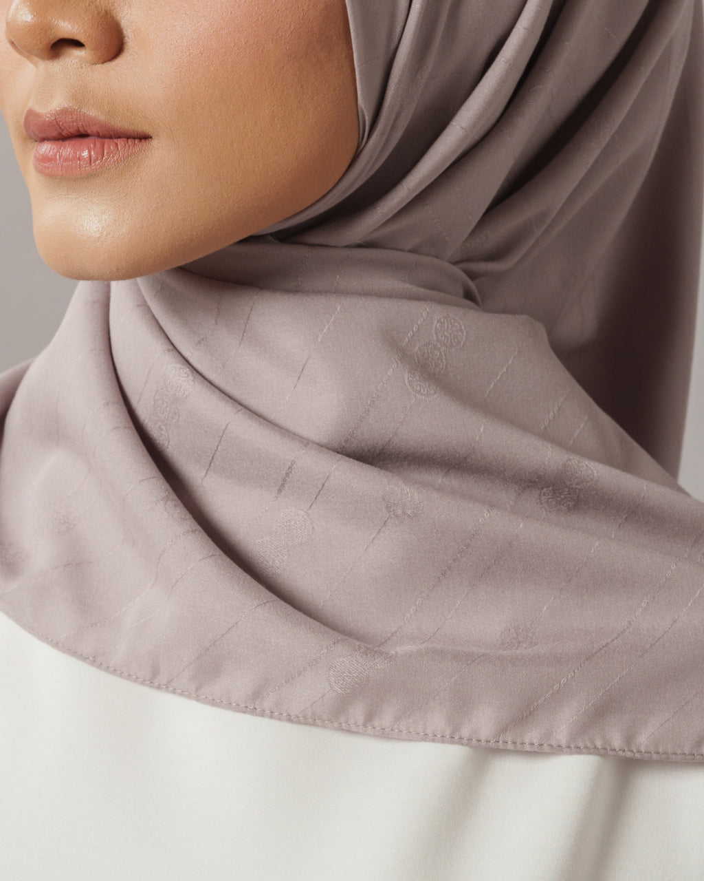 Plain Jacquard - Hijab Voal Segiempat Polos Premium