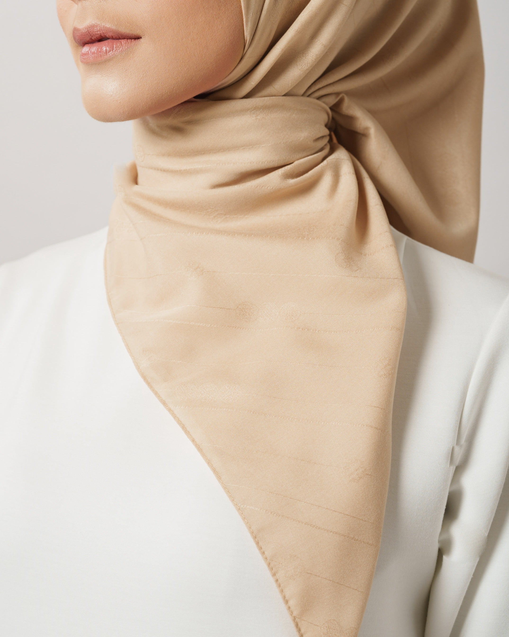 Jacquard Polos - Hijab Voal Segiempat Polos Premium