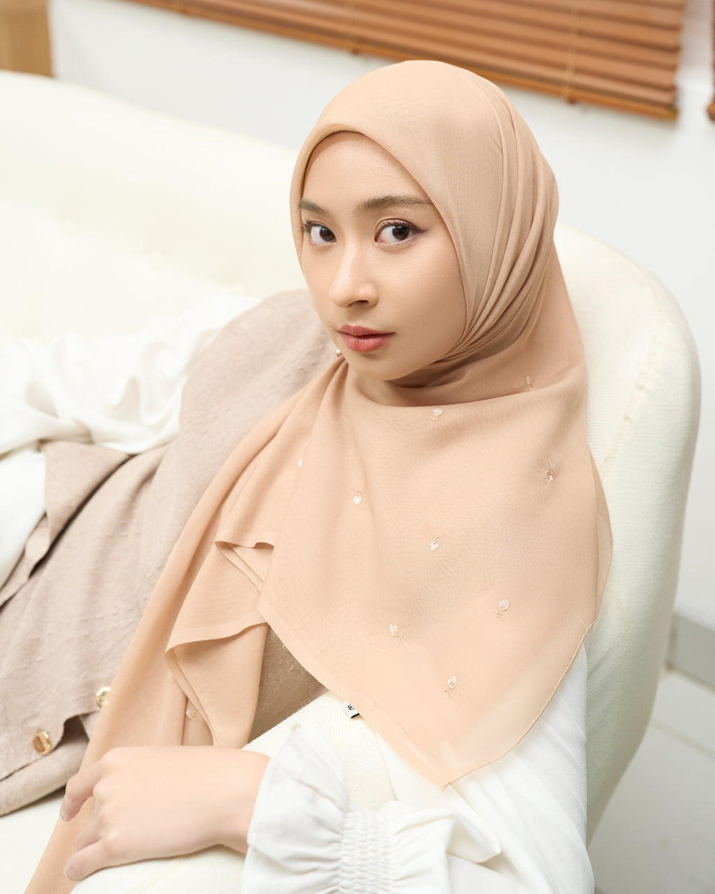 Zyra Bordir - Jilbab Segiempat Bordir Bunga
