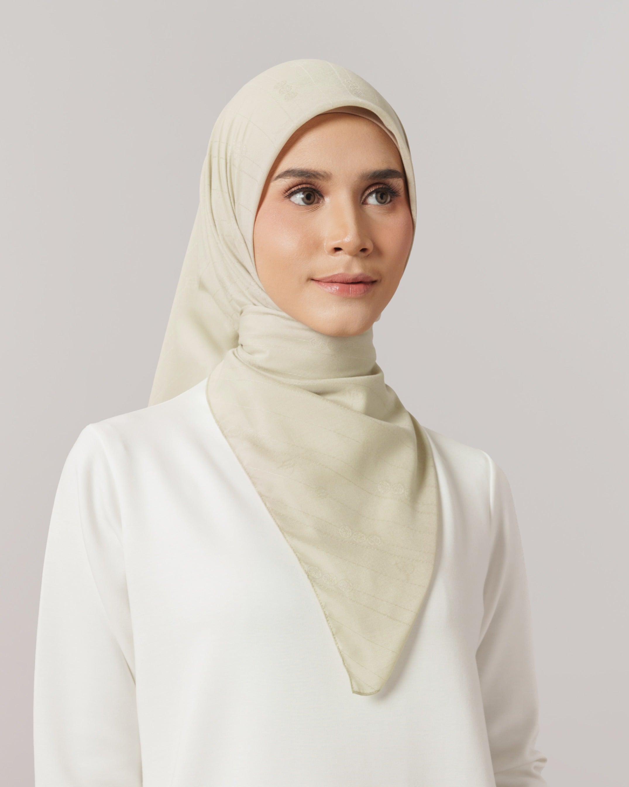 Jacquard Polos - Hijab Voal Segiempat Polos Premium
