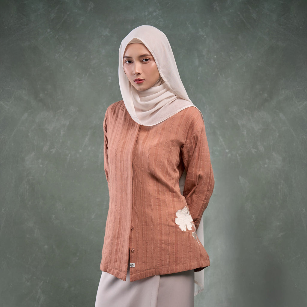 Hanan Top - Kemeja Bordir Bunga