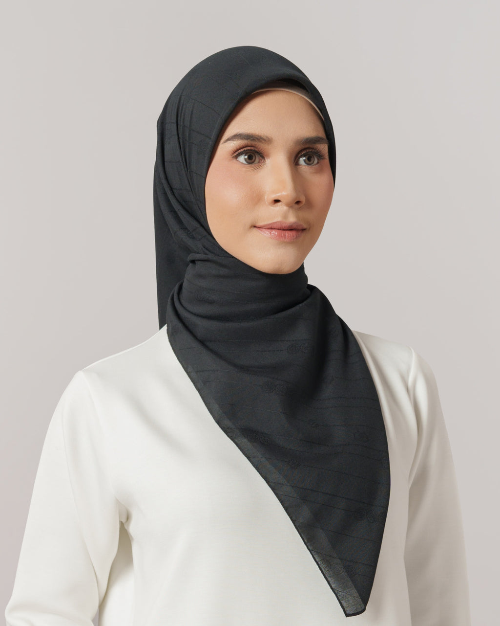 Plain Jacquard - Hijab Voal Segiempat Polos Premium