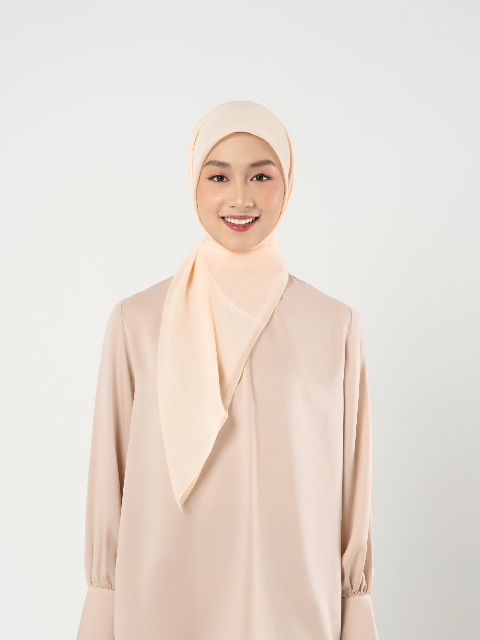 Paris Polos - Hijab Segiempat Paris Jepang Premium Seri Merah, Merah Muda & Peach