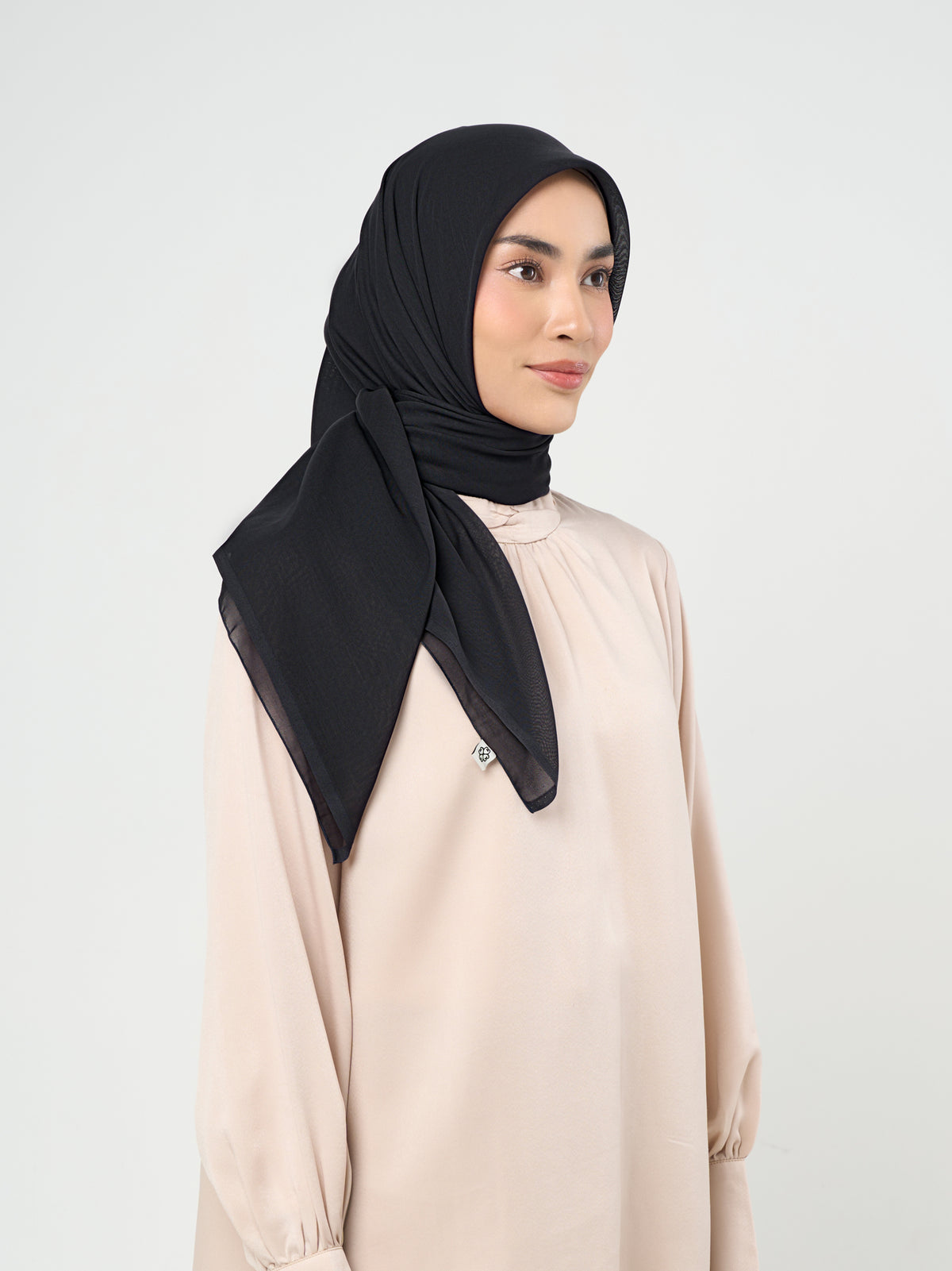 Plain Paris - Hijab Segiempat Paris Jepang Premium Seri Hitam dan Putih