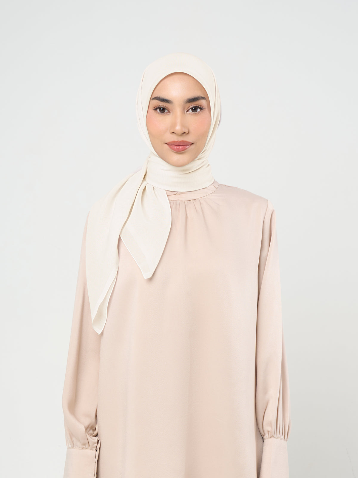 Plain Paris - Hijab Segiempat Paris Jepang Premium Seri Hitam dan Putih