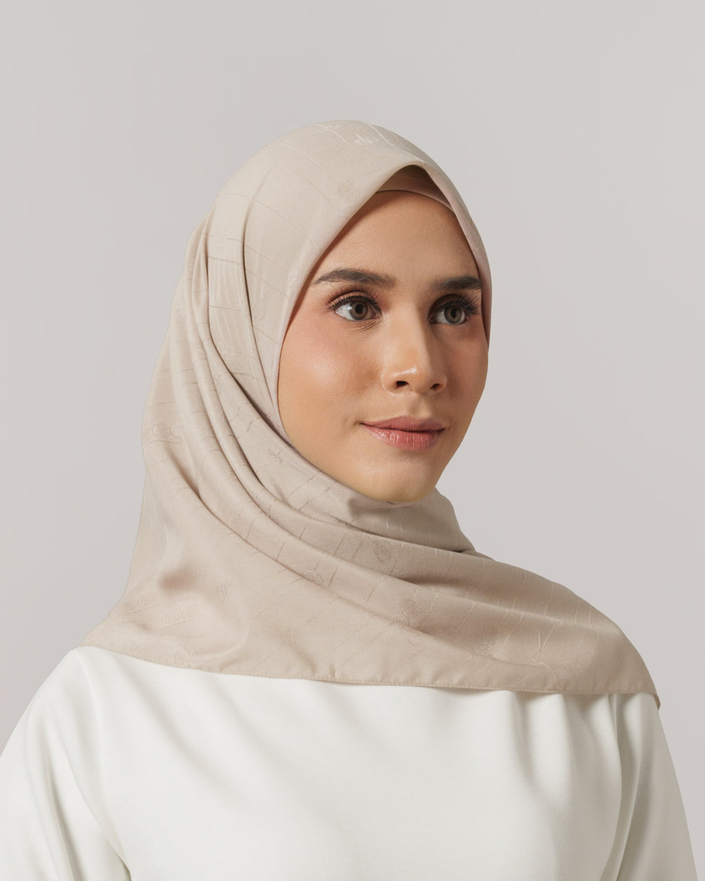 Plain Jacquard - Hijab Voal Segiempat Polos Premium