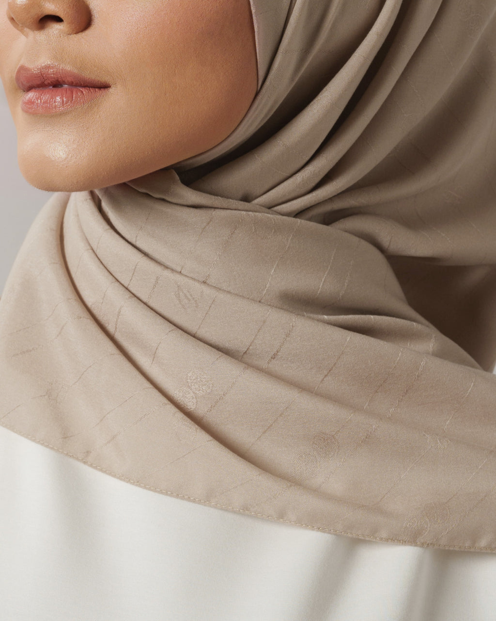 Plain Jacquard - Hijab Voal Segiempat Polos Premium