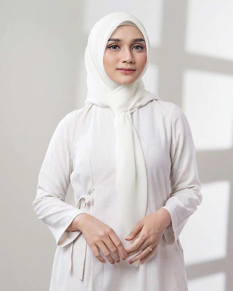 Plain Paris - Hijab Segiempat Paris Jepang Premium Black and White Series