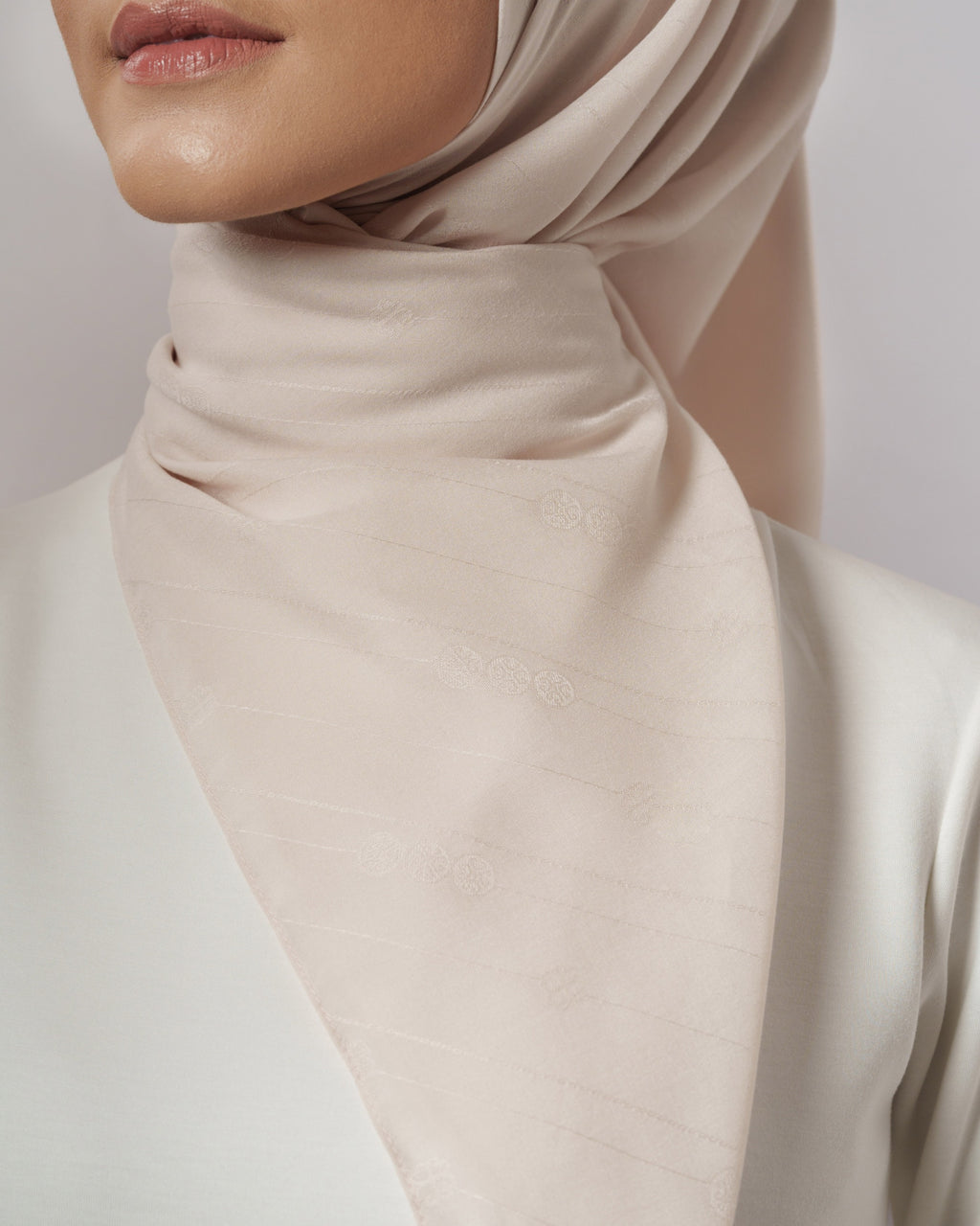 Plain Jacquard - Hijab Voal Segiempat Polos Premium