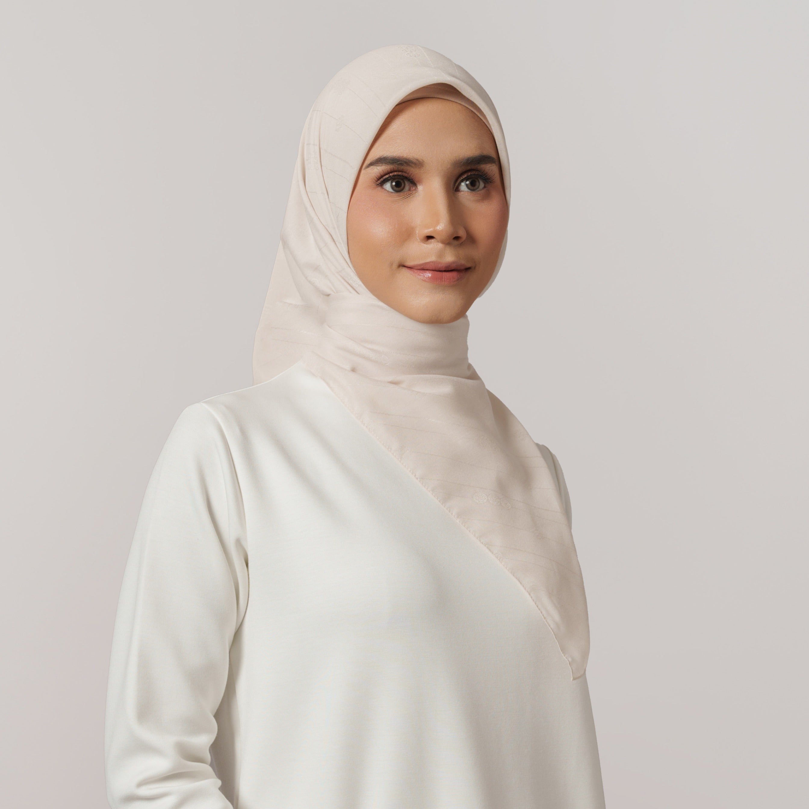 Plain Jacquard - Hijab Voal Segiempat Polos Premium