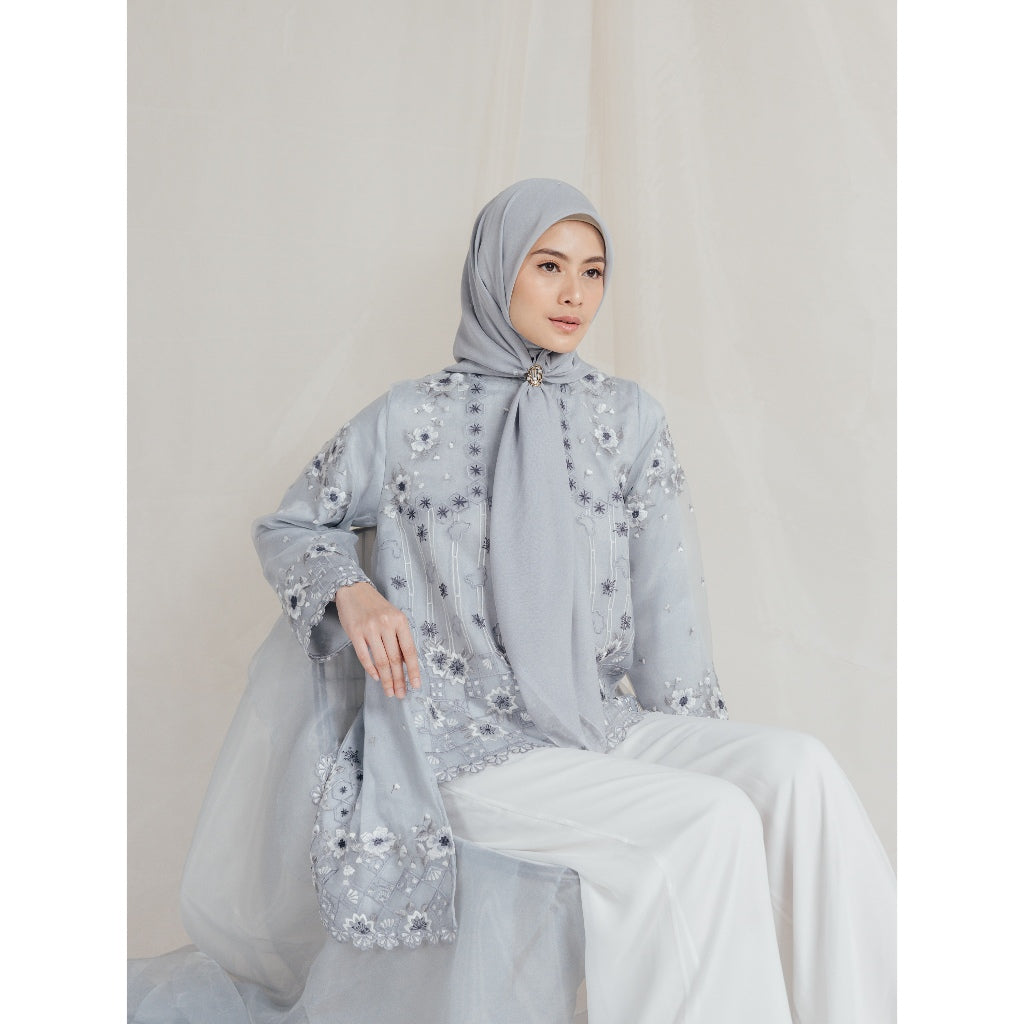Kazumi Top - Blouse Motif Bunga Sakura Premium