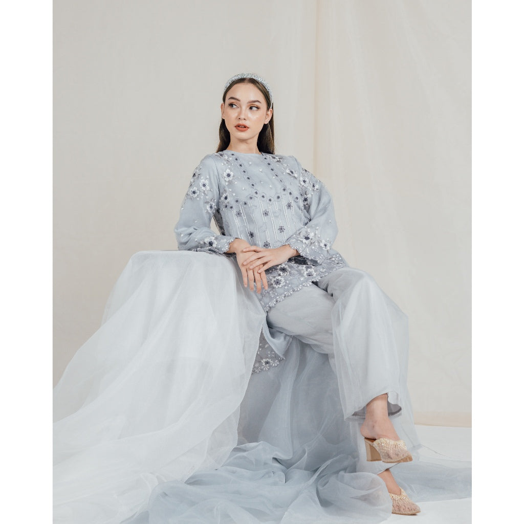 Kazumi Top - Blouse Motif Bunga Sakura Premium