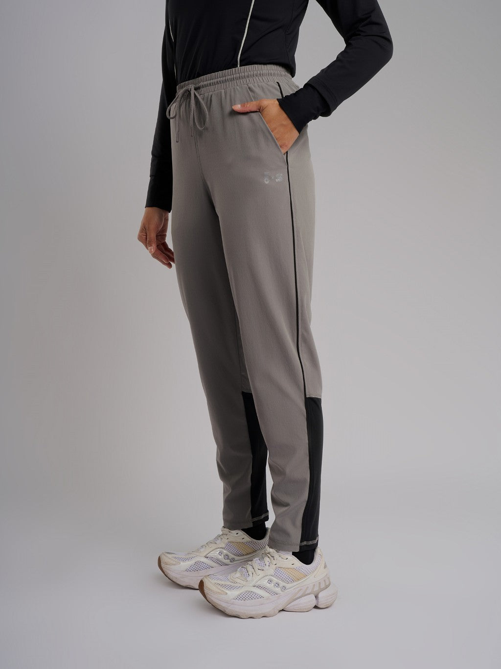 EasyOn x Soraya Larasati - Soraya Training Pants - Celana Olahraga Wanita