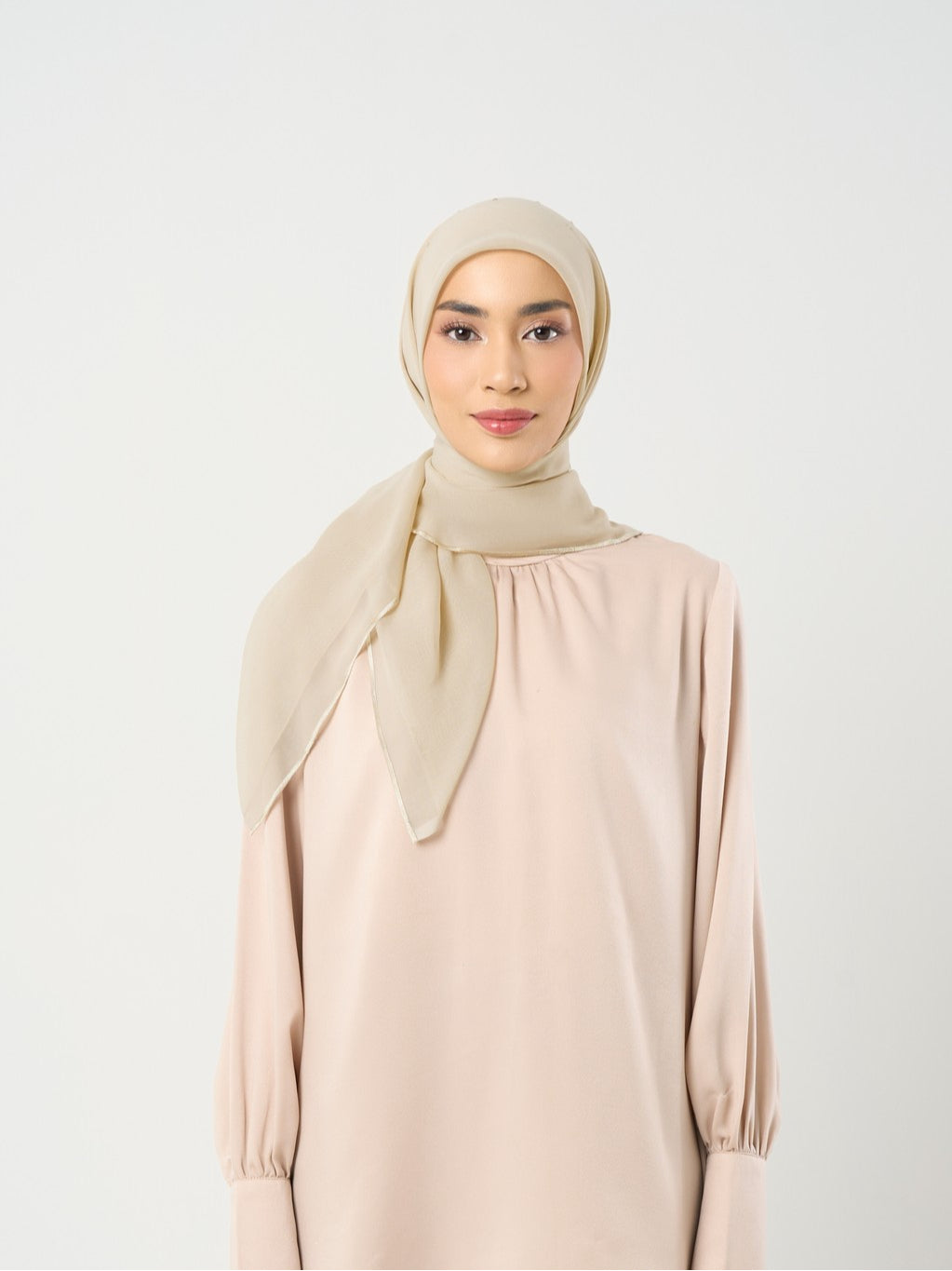 Plain Crystal Line Signature 29 - Hijab Segiempat Bordir Crystal