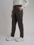 EasyOn x Soraya Larasati - Soraya Training Pants - Celana Olahraga Wanita
