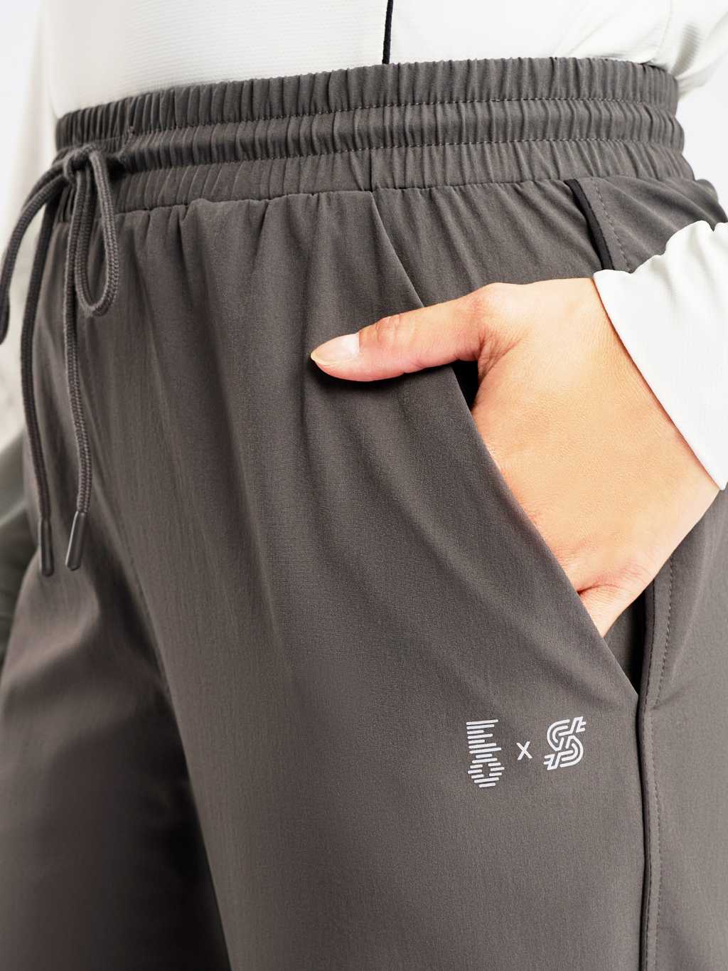 EasyOn x Soraya Larasati - Soraya Training Pants - Celana Olahraga Wanita